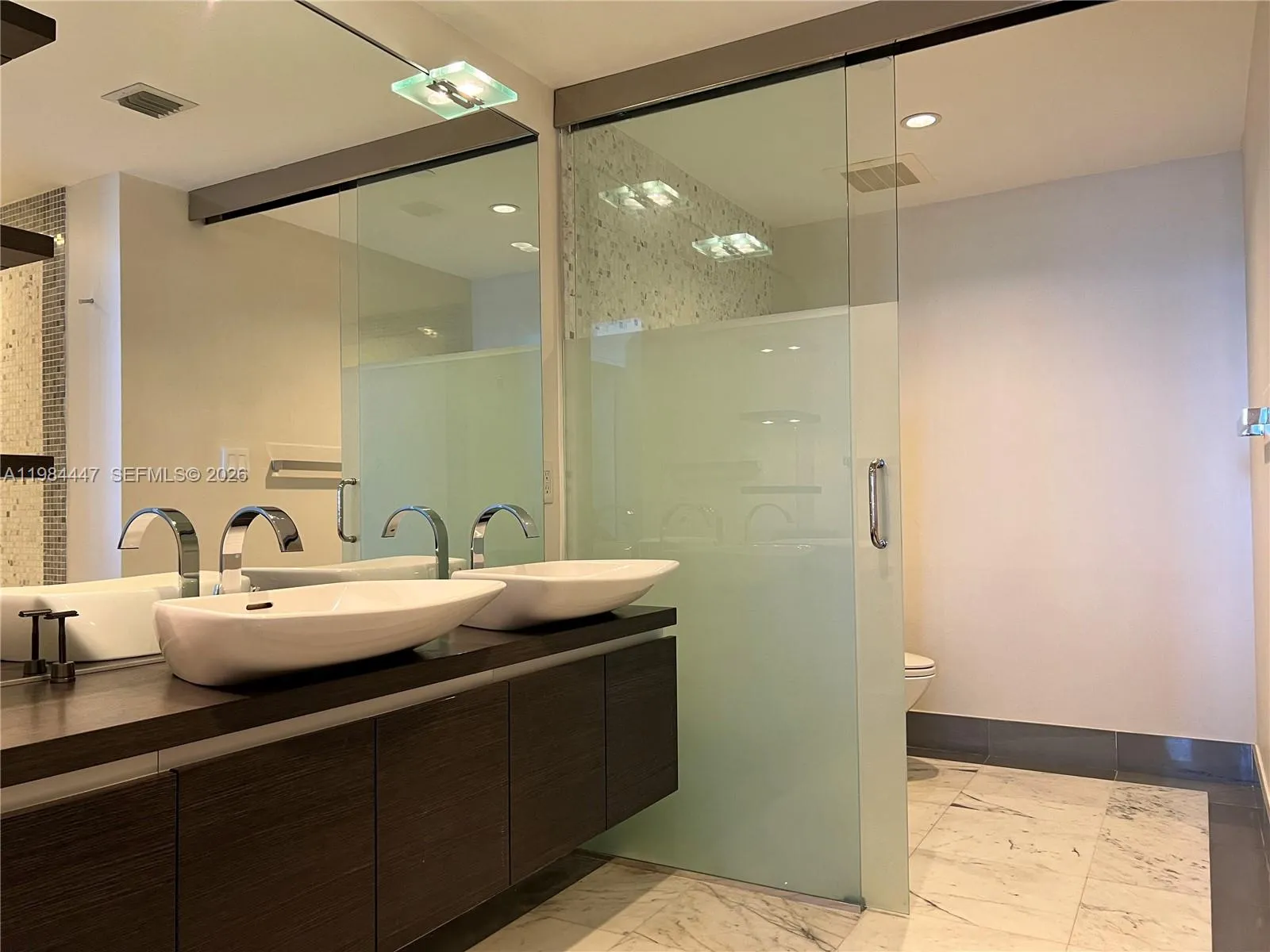 200 Biscayne Boulevard Way 3610, Miami, Florida 33, Miami, Florida 33131, 1 Bedroom Bedrooms, ,1 BathroomBathrooms,Residential Lease,For Rent,200 Biscayne Boulevard Way 3610, Miami, Florida 33,A11984447
