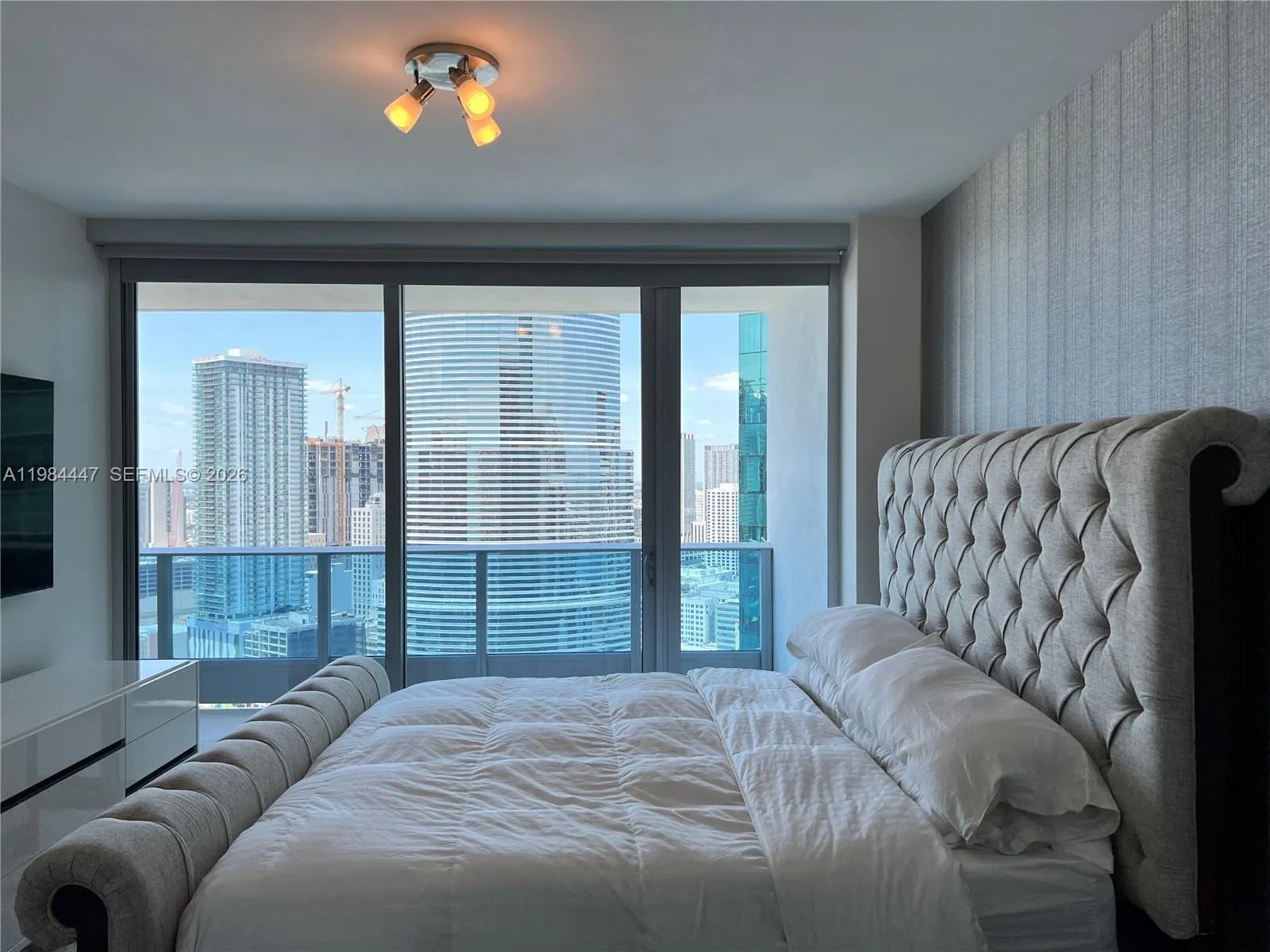 200 Biscayne Boulevard Way 3610, Miami, Florida 33, Miami, Florida 33131, 1 Bedroom Bedrooms, ,1 BathroomBathrooms,Residential Lease,For Rent,200 Biscayne Boulevard Way 3610, Miami, Florida 33,A11984447