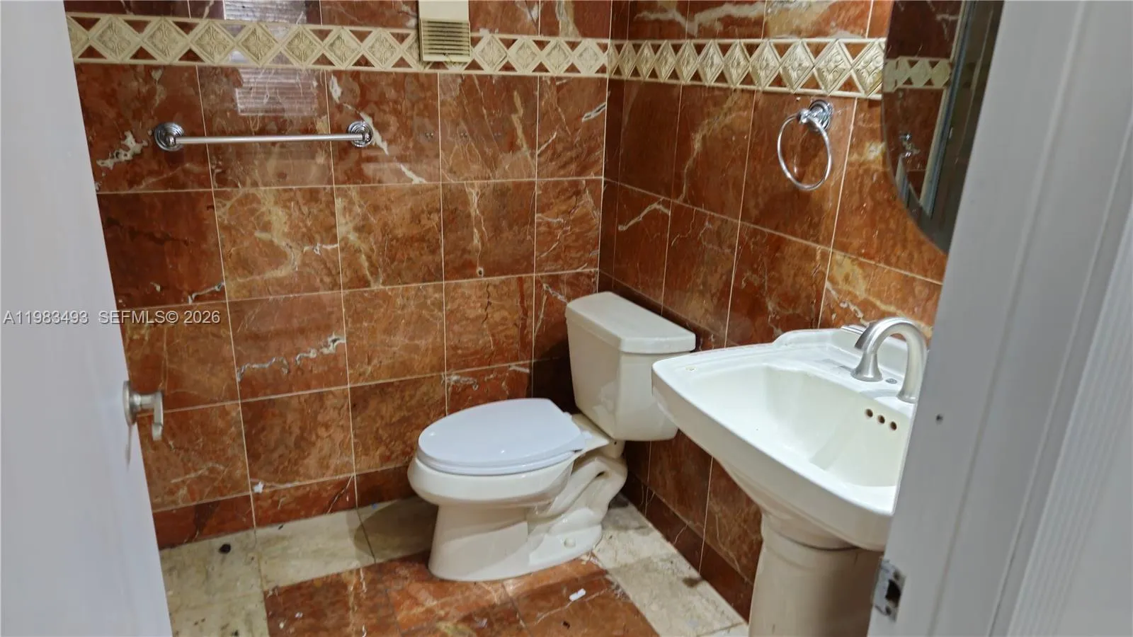 426 Ne 210th Cir Ter 101-2, Miami, Florida 33179, Miami, Florida 33179, 3 Bedrooms Bedrooms, ,2 BathroomsBathrooms,Residential,For Sale,426 Ne 210th Cir Ter 101-2, Miami, Florida 33179,A11983493