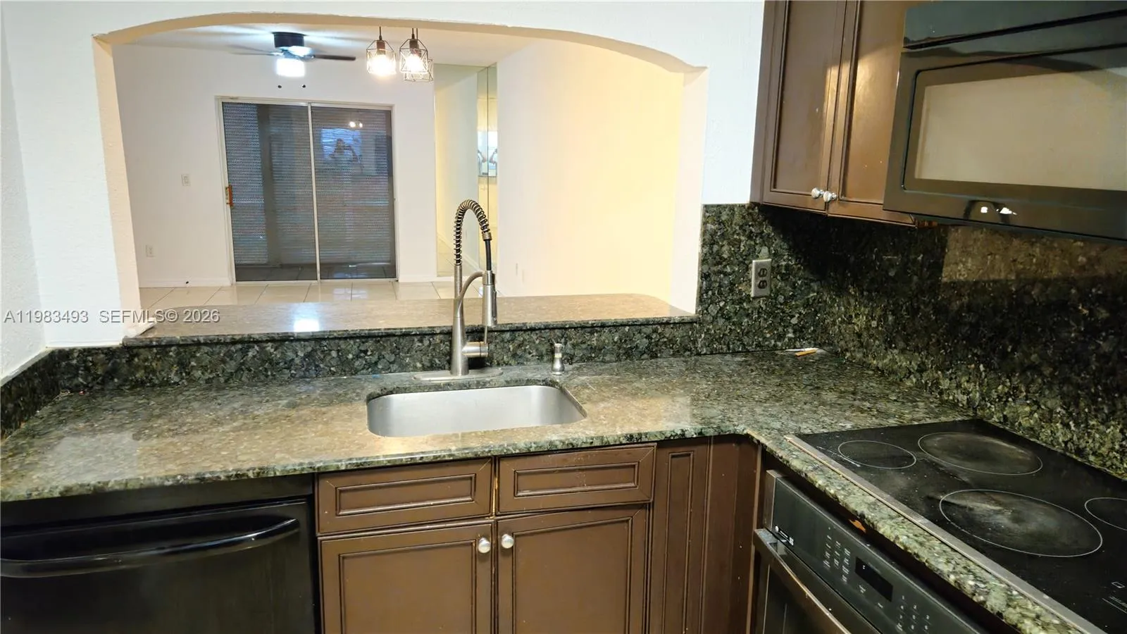 426 Ne 210th Cir Ter 101-2, Miami, Florida 33179, Miami, Florida 33179, 3 Bedrooms Bedrooms, ,2 BathroomsBathrooms,Residential,For Sale,426 Ne 210th Cir Ter 101-2, Miami, Florida 33179,A11983493