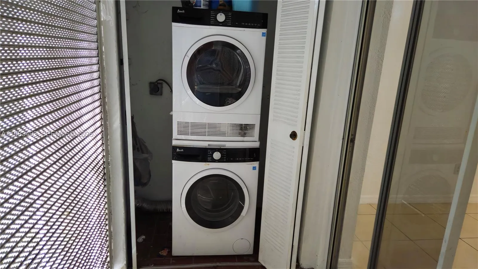 426 Ne 210th Cir Ter 101-2, Miami, Florida 33179, Miami, Florida 33179, 3 Bedrooms Bedrooms, ,2 BathroomsBathrooms,Residential,For Sale,426 Ne 210th Cir Ter 101-2, Miami, Florida 33179,A11983493