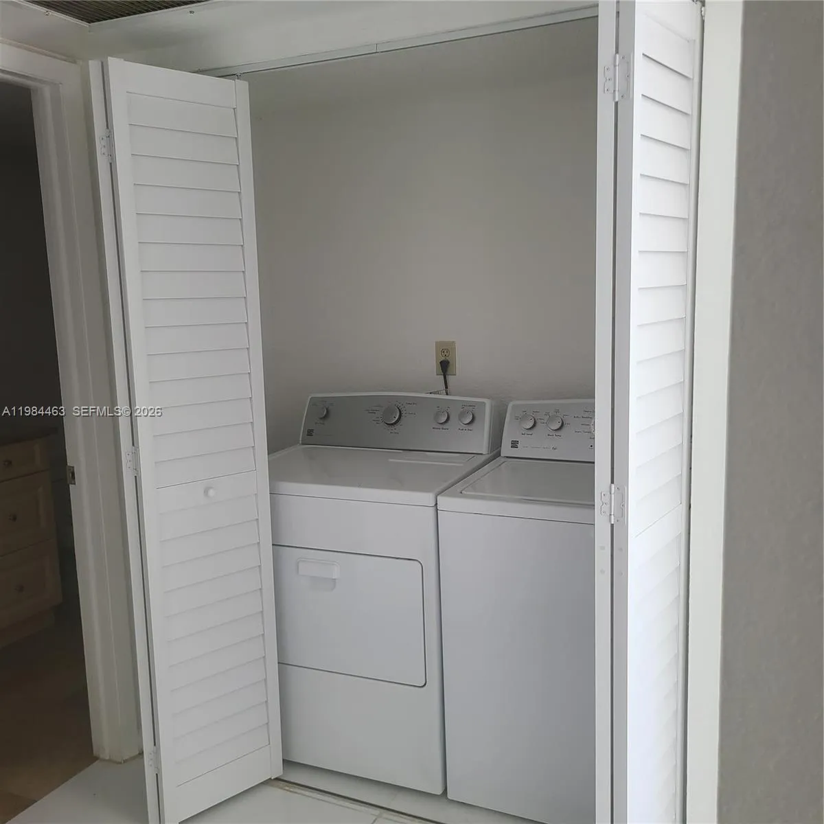 8245 Lake Dr 406, Doral, Florida 33166, Doral, Florida 33166, 1 Bedroom Bedrooms, ,1 BathroomBathrooms,Residential Lease,For Rent,8245 Lake Dr 406, Doral, Florida 33166,A11984463