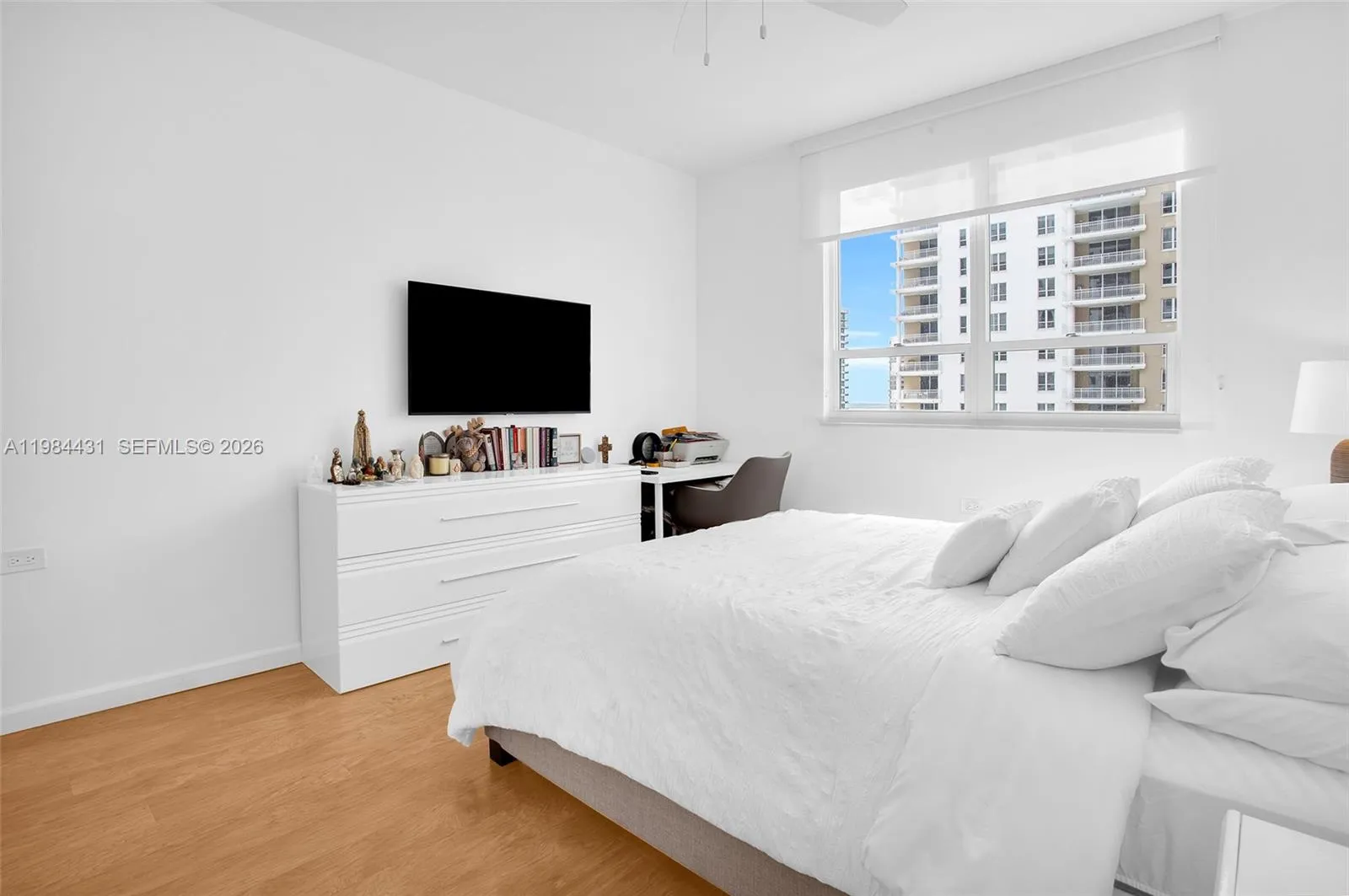 801 Brickell Key Blvd 907, Miami, Florida 33131, Miami, Florida 33131, 1 Bedroom Bedrooms, ,2 BathroomsBathrooms,Residential Lease,For Rent,801 Brickell Key Blvd 907, Miami, Florida 33131,A11984431