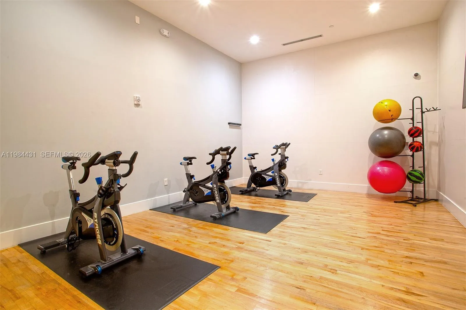 801 Brickell Key Blvd 907, Miami, Florida 33131, Miami, Florida 33131, 1 Bedroom Bedrooms, ,2 BathroomsBathrooms,Residential Lease,For Rent,801 Brickell Key Blvd 907, Miami, Florida 33131,A11984431