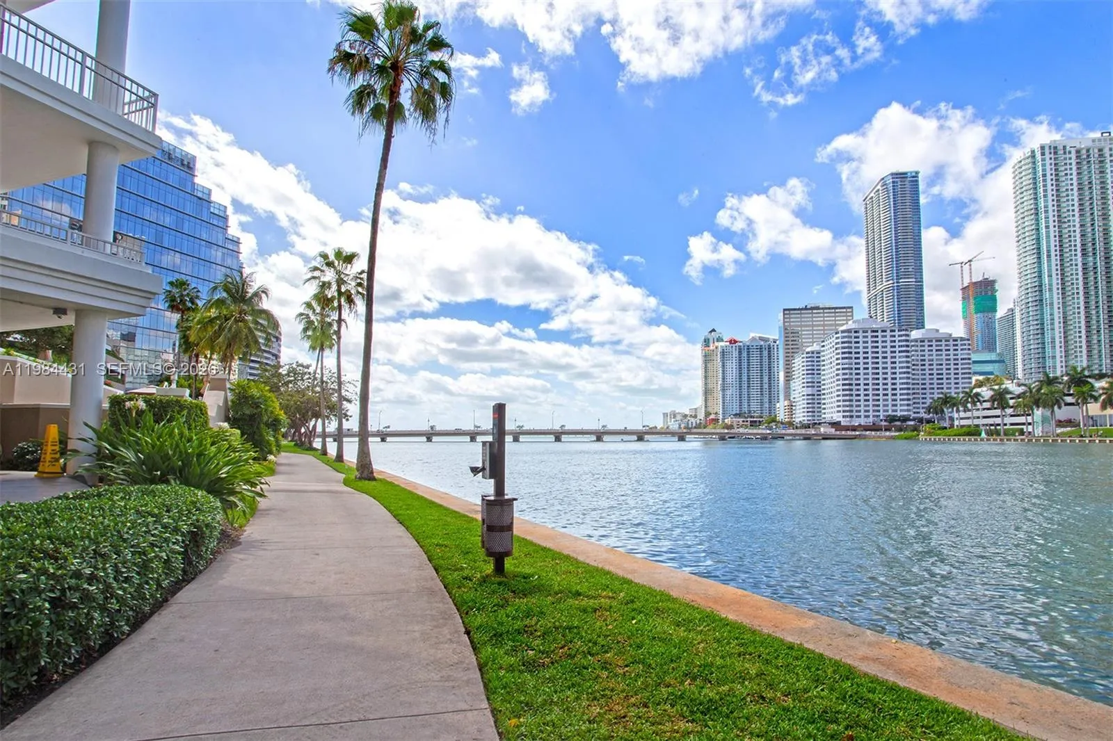 801 Brickell Key Blvd 907, Miami, Florida 33131, Miami, Florida 33131, 1 Bedroom Bedrooms, ,2 BathroomsBathrooms,Residential Lease,For Rent,801 Brickell Key Blvd 907, Miami, Florida 33131,A11984431
