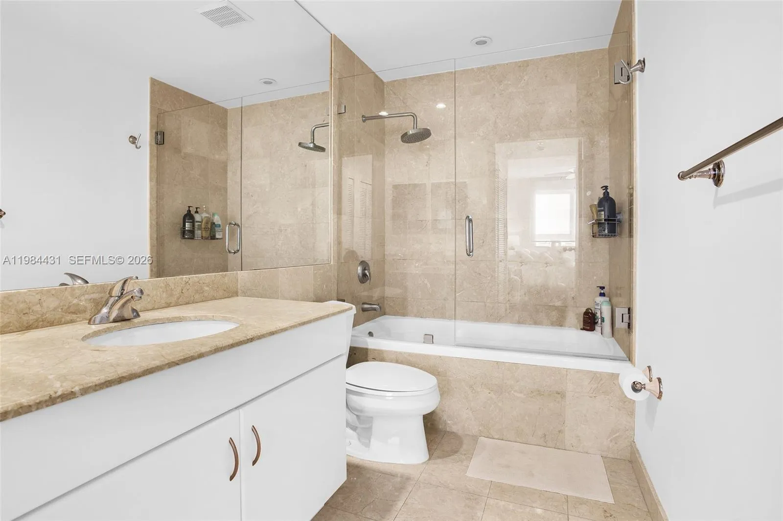 801 Brickell Key Blvd 907, Miami, Florida 33131, Miami, Florida 33131, 1 Bedroom Bedrooms, ,2 BathroomsBathrooms,Residential Lease,For Rent,801 Brickell Key Blvd 907, Miami, Florida 33131,A11984431