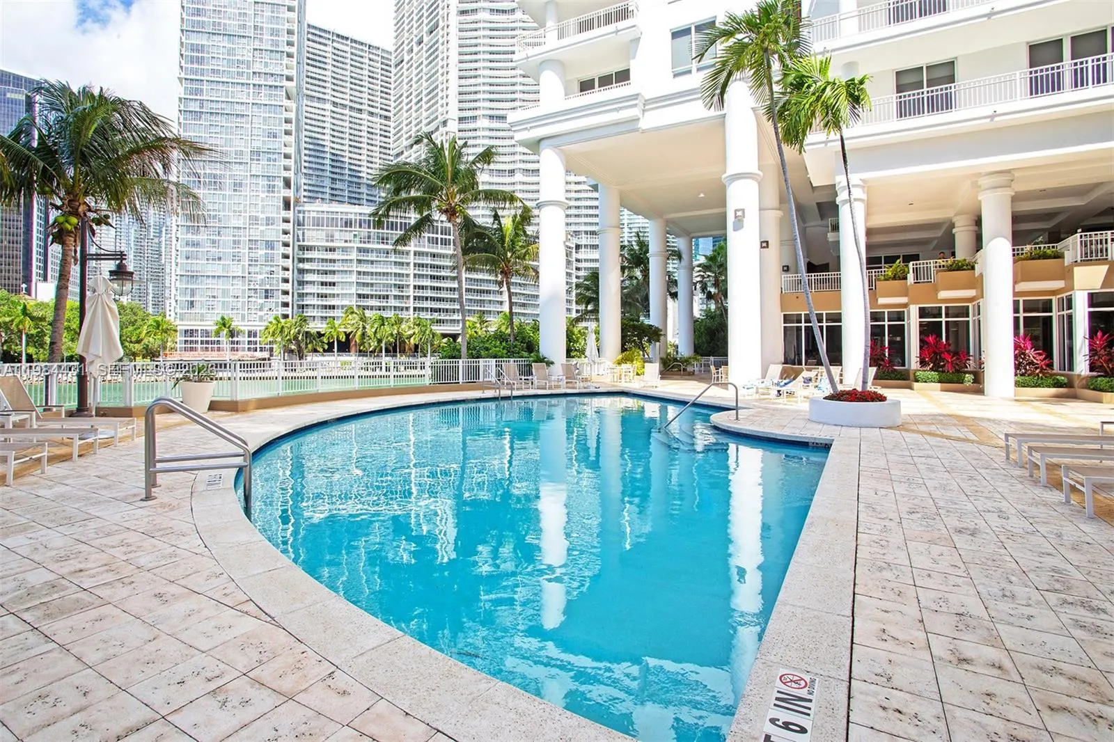 801 Brickell Key Blvd 907, Miami, Florida 33131, Miami, Florida 33131, 1 Bedroom Bedrooms, ,2 BathroomsBathrooms,Residential Lease,For Rent,801 Brickell Key Blvd 907, Miami, Florida 33131,A11984431