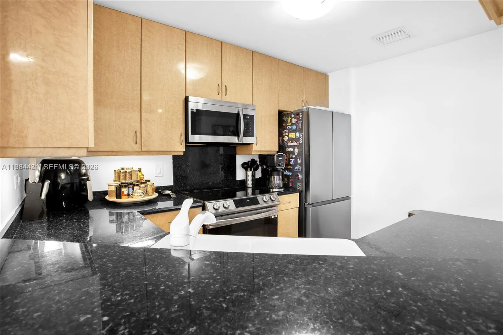 801 Brickell Key Blvd 907, Miami, Florida 33131, Miami, Florida 33131, 1 Bedroom Bedrooms, ,2 BathroomsBathrooms,Residential Lease,For Rent,801 Brickell Key Blvd 907, Miami, Florida 33131,A11984431