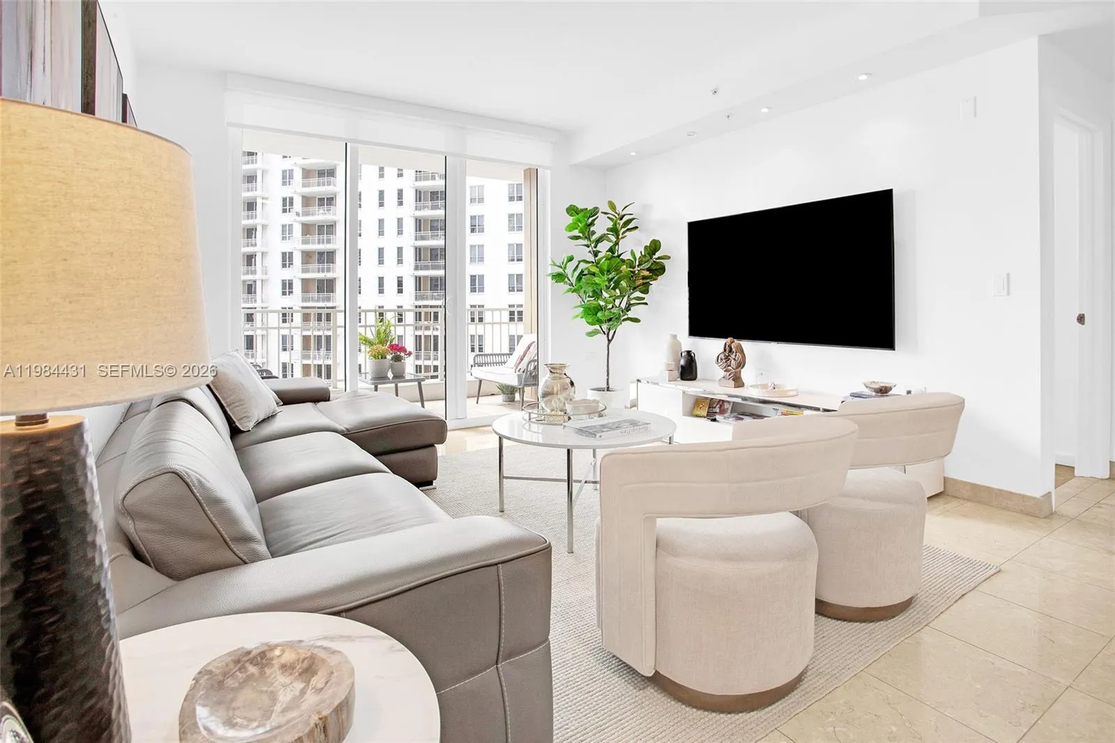801 Brickell Key Blvd 907, Miami, Florida 33131, Miami, Florida 33131, 1 Bedroom Bedrooms, ,2 BathroomsBathrooms,Residential Lease,For Rent,801 Brickell Key Blvd 907, Miami, Florida 33131,A11984431