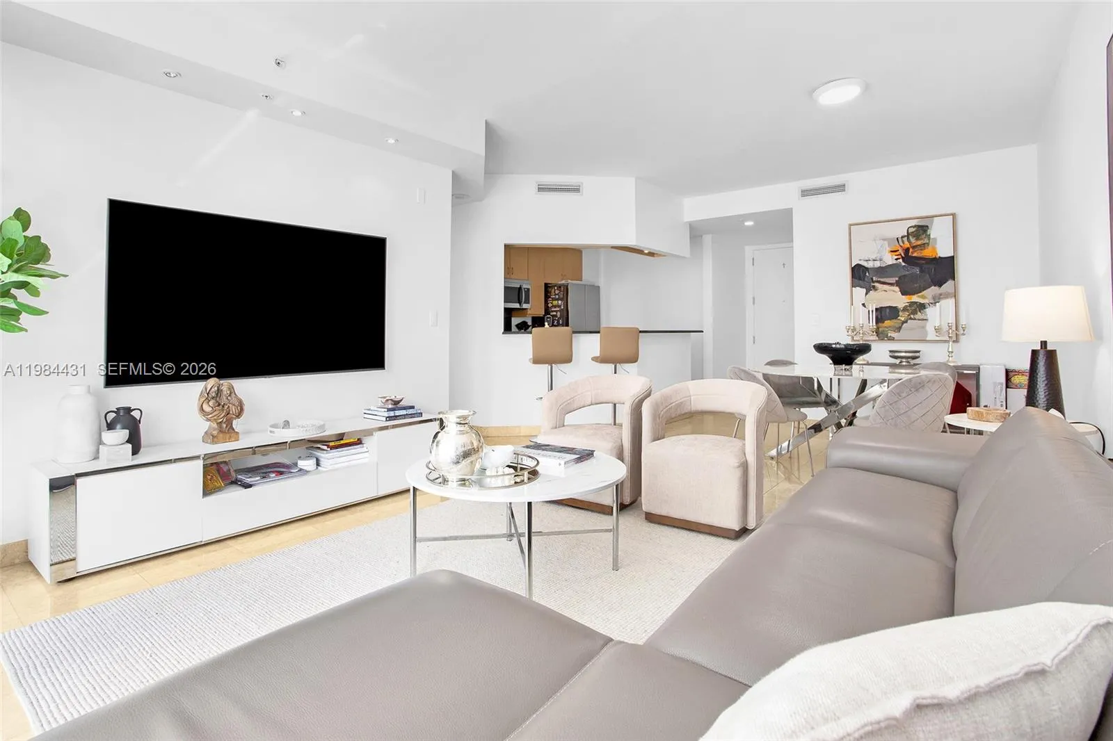 801 Brickell Key Blvd 907, Miami, Florida 33131, Miami, Florida 33131, 1 Bedroom Bedrooms, ,2 BathroomsBathrooms,Residential Lease,For Rent,801 Brickell Key Blvd 907, Miami, Florida 33131,A11984431