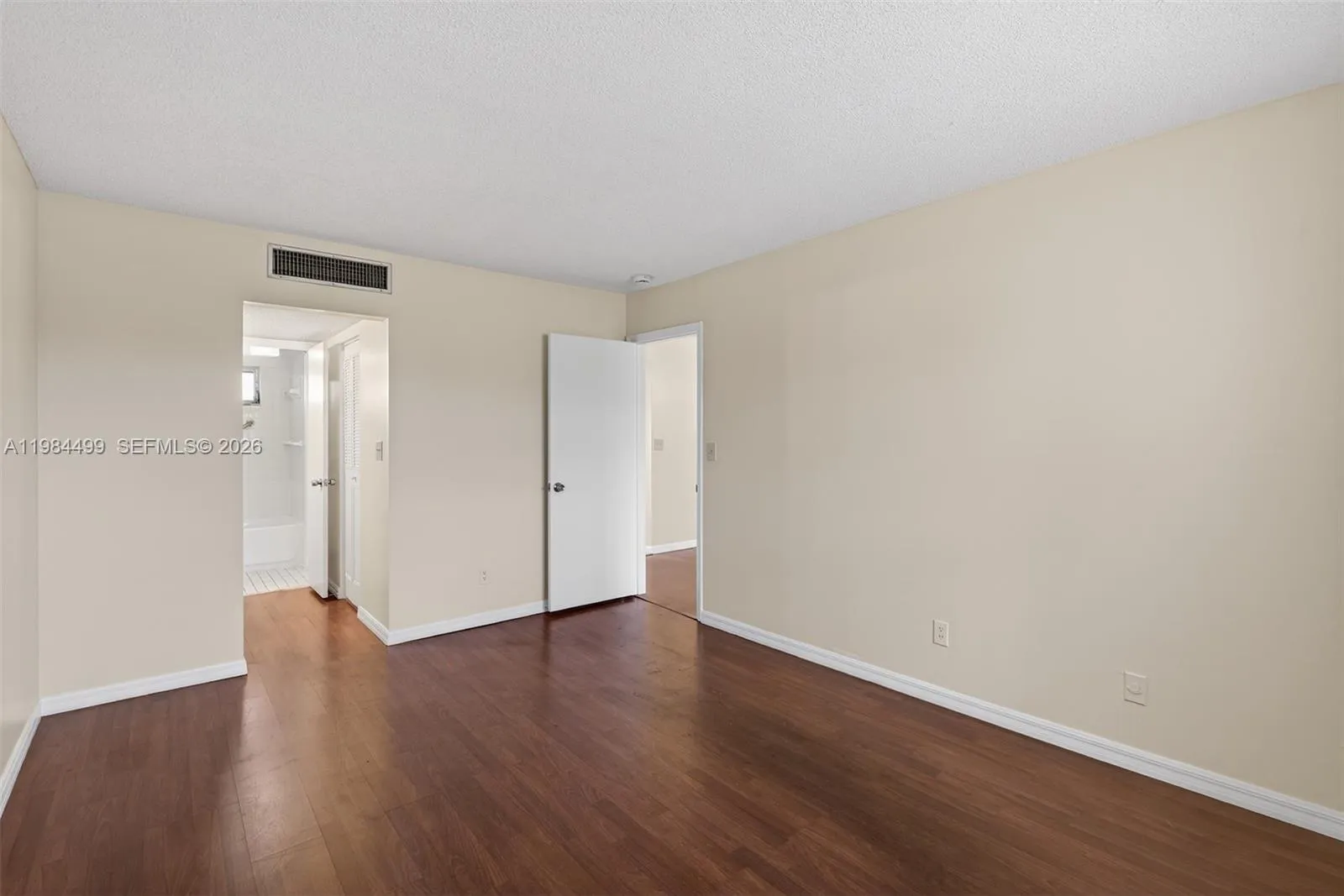 6070 Nw 64th Ave 308, Tamarac, Florida 33319, Tamarac, Florida 33319, 1 Bedroom Bedrooms, ,1 BathroomBathrooms,Residential,For Sale,6070 Nw 64th Ave 308, Tamarac, Florida 33319,A11984499