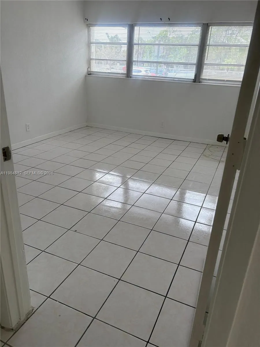 16701 Ne 14th Ave 101, Miami, Florida 33162, Miami, Florida 33162, 1 Bedroom Bedrooms, ,1 BathroomBathrooms,Residential Lease,For Rent,16701 Ne 14th Ave 101, Miami, Florida 33162,A11984532