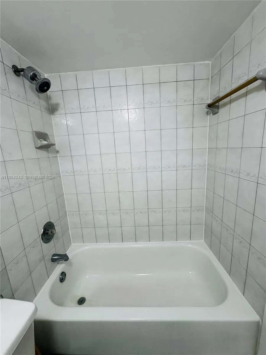 6395 W 22nd Ct 104, Hialeah, Florida 33016, Hialeah, Florida 33016, 1 Bedroom Bedrooms, ,1 BathroomBathrooms,Residential Lease,For Rent,6395 W 22nd Ct 104, Hialeah, Florida 33016,A11984243