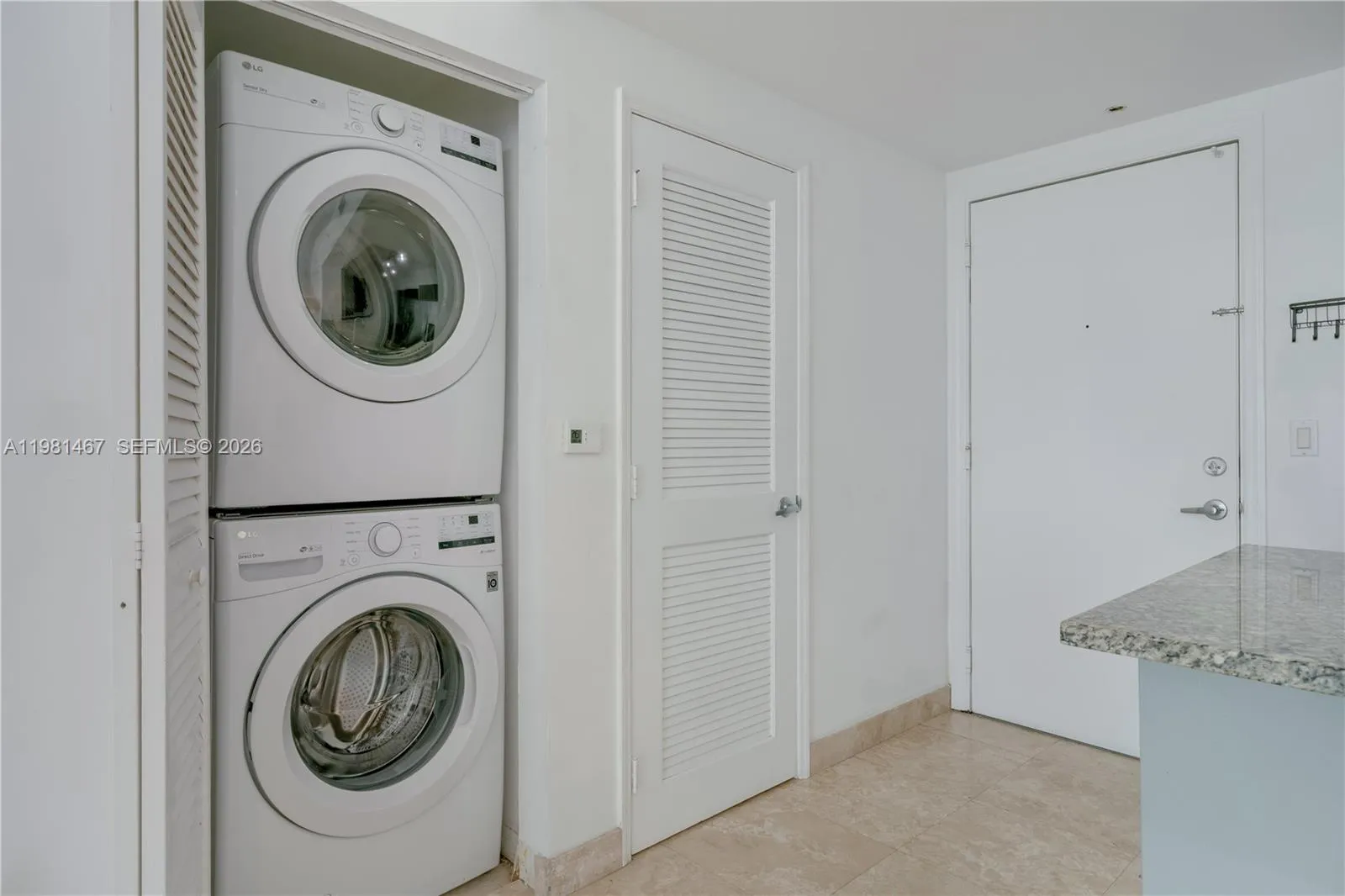 950 Brickell Bay Dr 1403, Miami, Florida 33131, Miami, Florida 33131, 1 Bedroom Bedrooms, ,1 BathroomBathrooms,Residential Lease,For Rent,950 Brickell Bay Dr 1403, Miami, Florida 33131,A11981467