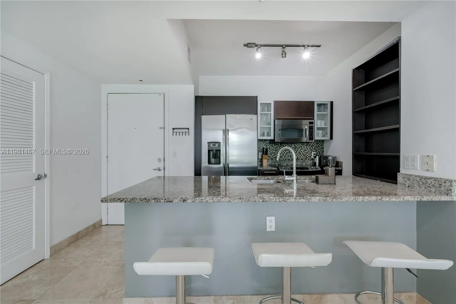 950 Brickell Bay Dr 1403, Miami, Florida 33131, Miami, Florida 33131, 1 Bedroom Bedrooms, ,1 BathroomBathrooms,Residential Lease,For Rent,950 Brickell Bay Dr 1403, Miami, Florida 33131,A11981467