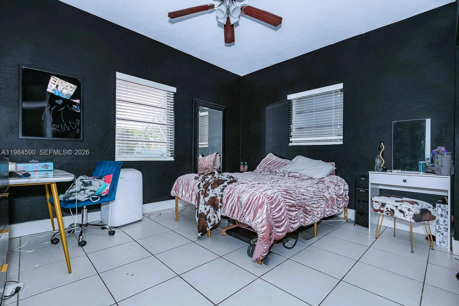 913 Ne 4th St, Hallandale Beach, Florida 33009, Hallandale Beach, Florida 33009, 2 Bedrooms Bedrooms, ,1 BathroomBathrooms,Residential,For Sale,913 Ne 4th St, Hallandale Beach, Florida 33009,A11984590