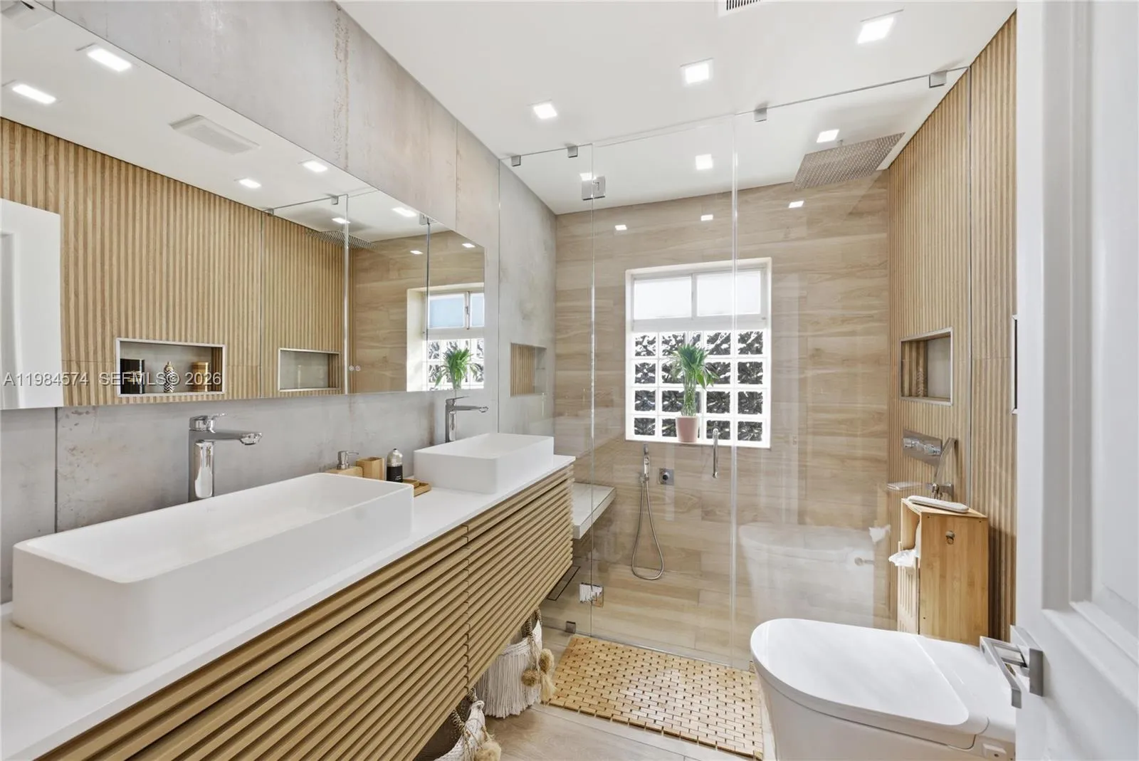 3401 Ne 165th St, North Miami Beach, Florida 33160, North Miami Beach, Florida 33160, 6 Bedrooms Bedrooms, ,5 BathroomsBathrooms,Residential Lease,For Rent,3401 Ne 165th St, North Miami Beach, Florida 33160,A11984574