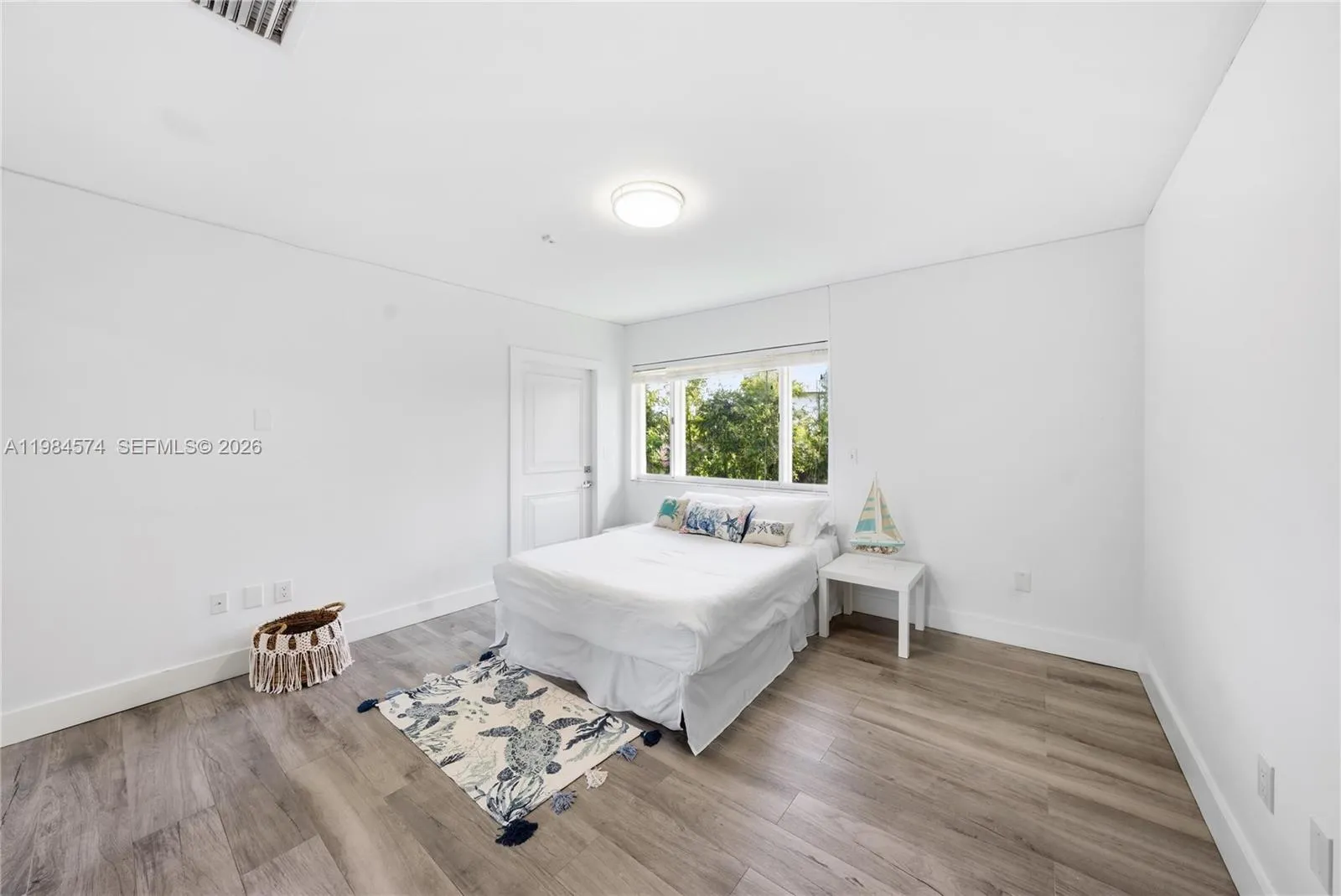 3401 Ne 165th St, North Miami Beach, Florida 33160, North Miami Beach, Florida 33160, 6 Bedrooms Bedrooms, ,5 BathroomsBathrooms,Residential Lease,For Rent,3401 Ne 165th St, North Miami Beach, Florida 33160,A11984574