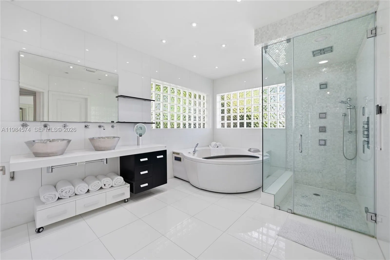 3401 Ne 165th St, North Miami Beach, Florida 33160, North Miami Beach, Florida 33160, 6 Bedrooms Bedrooms, ,5 BathroomsBathrooms,Residential Lease,For Rent,3401 Ne 165th St, North Miami Beach, Florida 33160,A11984574