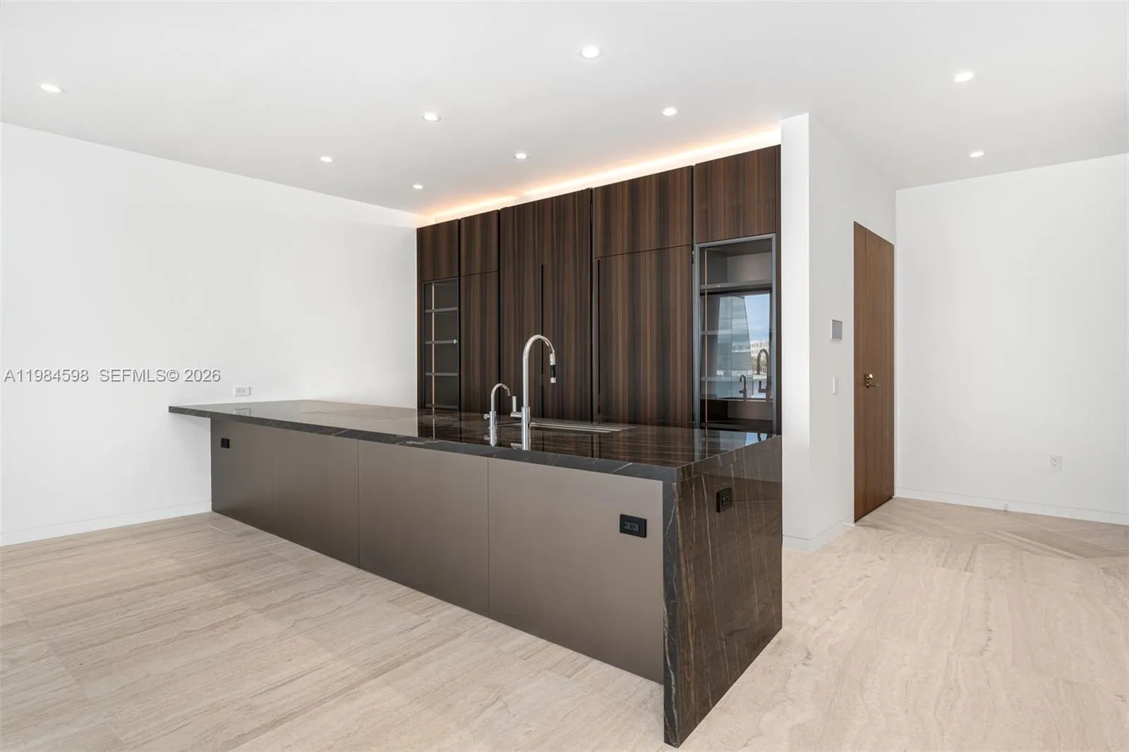 5 Grove Isle Dr L204, Coconut Grove, Florida 33133, Coconut Grove, Florida 33133, 3 Bedrooms Bedrooms, ,3 BathroomsBathrooms,Residential Lease,For Rent,5 Grove Isle Dr L204, Coconut Grove, Florida 33133,A11984598