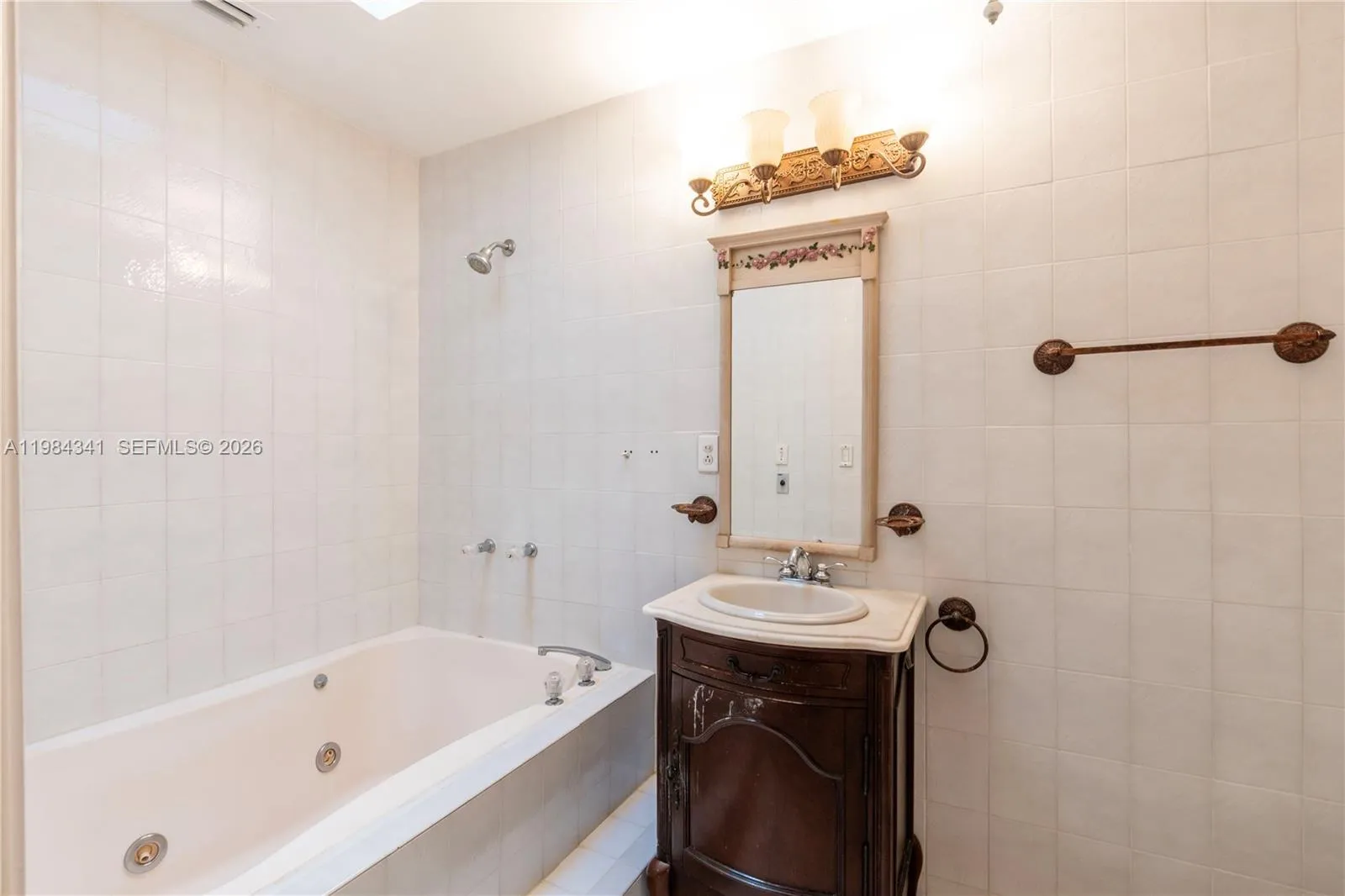 2791 Village Green Dr, Miami, Florida 33175, Miami, Florida 33175, 4 Bedrooms Bedrooms, ,2 BathroomsBathrooms,Residential,For Sale,2791 Village Green Dr, Miami, Florida 33175,A11984341