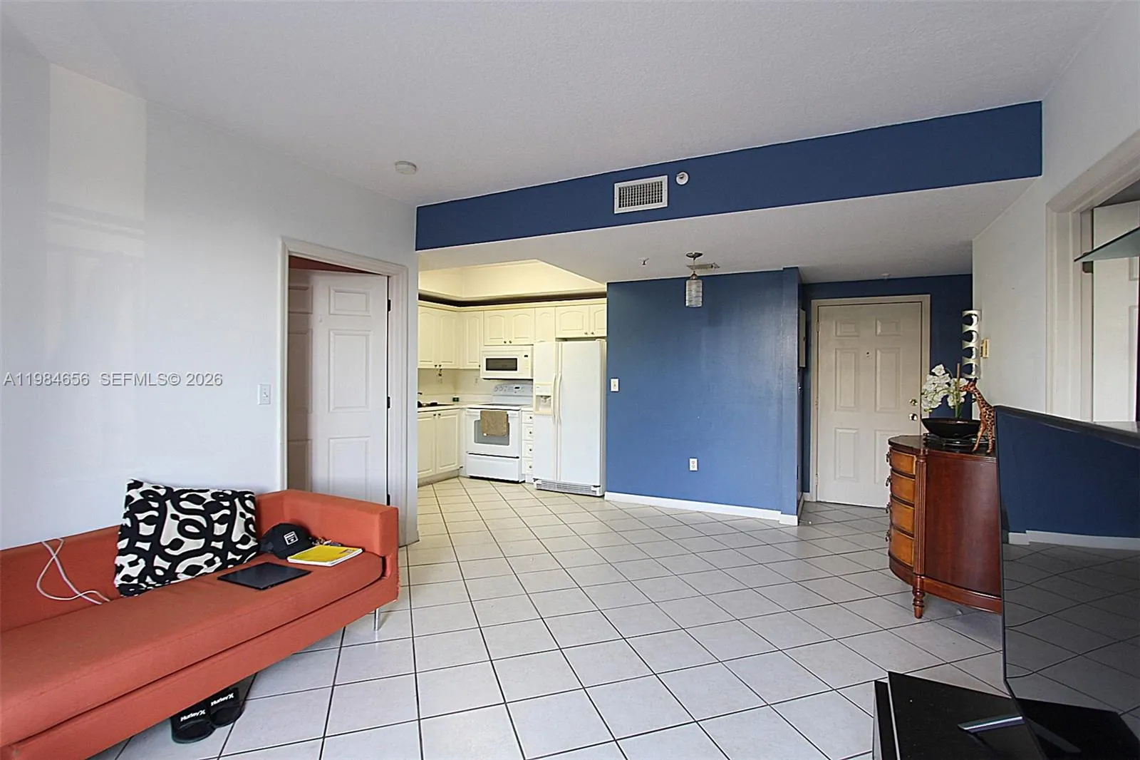 3500 Coral Way 510, Miami, Florida 33145, Miami, Florida 33145, 2 Bedrooms Bedrooms, ,2 BathroomsBathrooms,Residential Lease,For Rent,3500 Coral Way 510, Miami, Florida 33145,A11984656