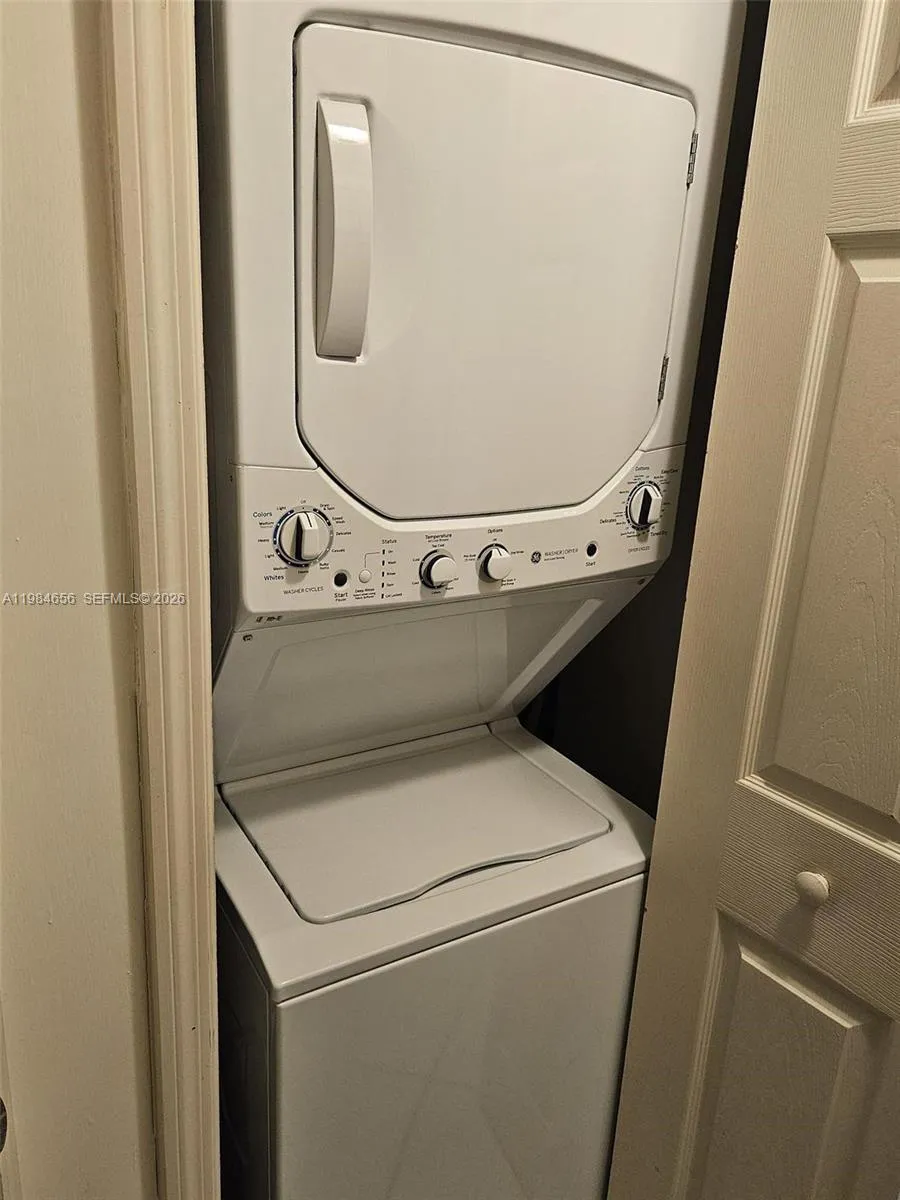 3500 Coral Way 510, Miami, Florida 33145, Miami, Florida 33145, 2 Bedrooms Bedrooms, ,2 BathroomsBathrooms,Residential Lease,For Rent,3500 Coral Way 510, Miami, Florida 33145,A11984656