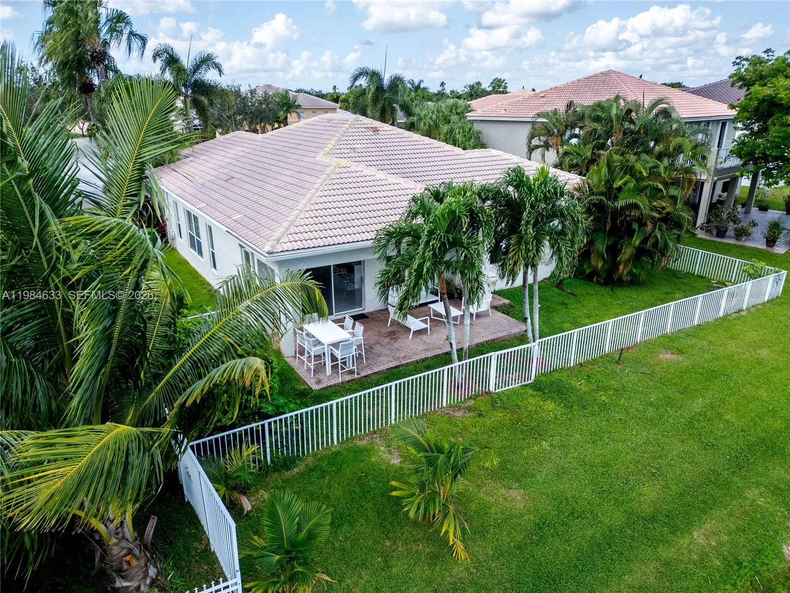 903 Nw 167th Ave, Pembroke Pines, Florida 33028, Pembroke Pines, Florida 33028, 4 Bedrooms Bedrooms, ,2 BathroomsBathrooms,Residential Lease,For Rent,903 Nw 167th Ave, Pembroke Pines, Florida 33028,A11984633