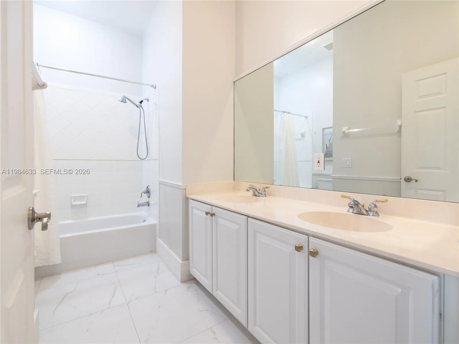 903 Nw 167th Ave, Pembroke Pines, Florida 33028, Pembroke Pines, Florida 33028, 4 Bedrooms Bedrooms, ,2 BathroomsBathrooms,Residential Lease,For Rent,903 Nw 167th Ave, Pembroke Pines, Florida 33028,A11984633