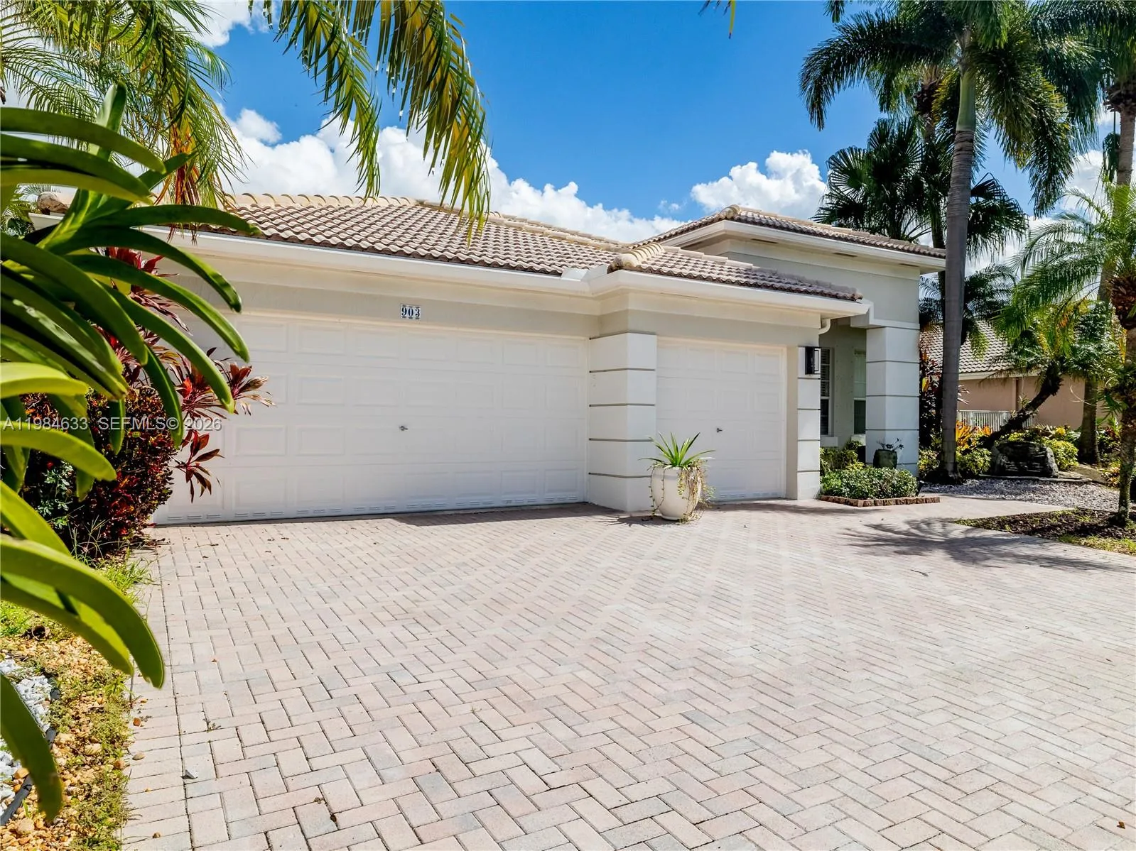 903 Nw 167th Ave, Pembroke Pines, Florida 33028, Pembroke Pines, Florida 33028, 4 Bedrooms Bedrooms, ,2 BathroomsBathrooms,Residential Lease,For Rent,903 Nw 167th Ave, Pembroke Pines, Florida 33028,A11984633