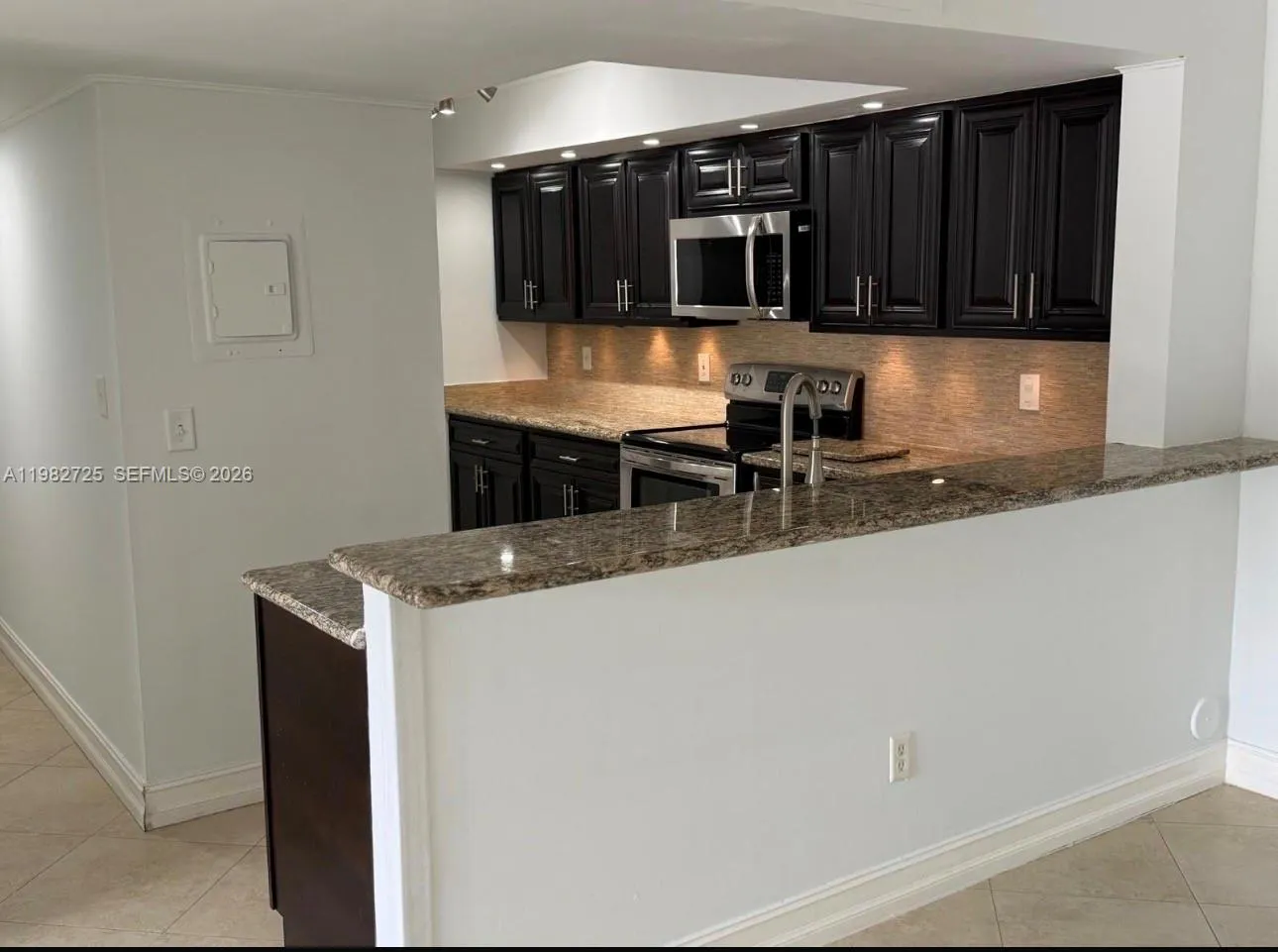 18870 Nw 57th Ave 101, Hialeah, Florida 33015, Hialeah, Florida 33015, 2 Bedrooms Bedrooms, ,2 BathroomsBathrooms,Residential Lease,For Rent,18870 Nw 57th Ave 101, Hialeah, Florida 33015,A11982725