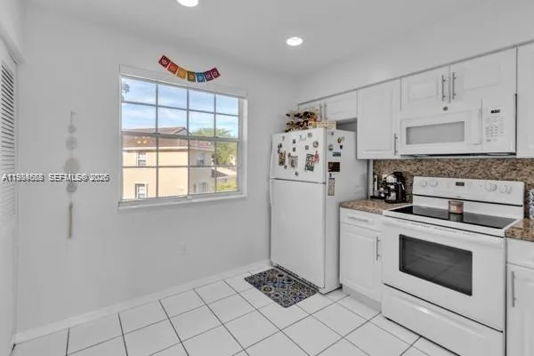 14817 Balgowan Rd 201-5, Miami Lakes, Florida 3301, Miami Lakes, Florida 33016, 2 Bedrooms Bedrooms, ,2 BathroomsBathrooms,Residential Lease,For Rent,14817 Balgowan Rd 201-5, Miami Lakes, Florida 3301,A11984668