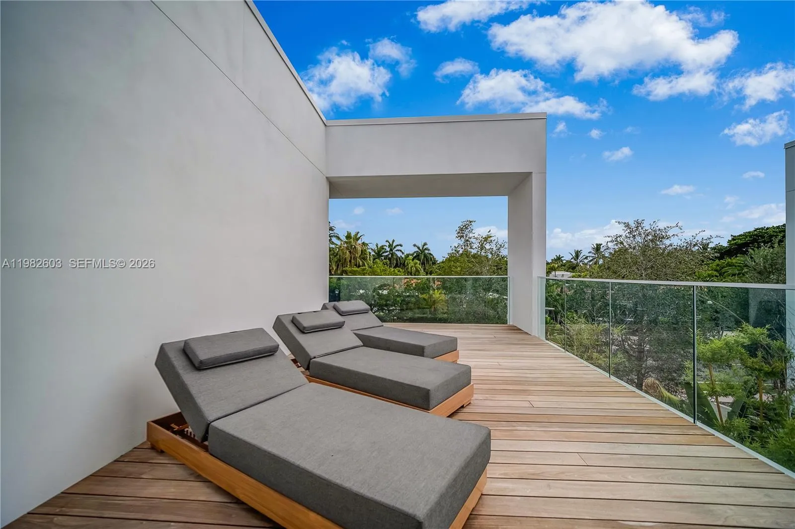 1011 W 48th St 8, Miami Beach, Florida 33140, Miami Beach, Florida 33140, 4 Bedrooms Bedrooms, ,4 BathroomsBathrooms,Residential,For Sale,1011 W 48th St 8, Miami Beach, Florida 33140,A11982603