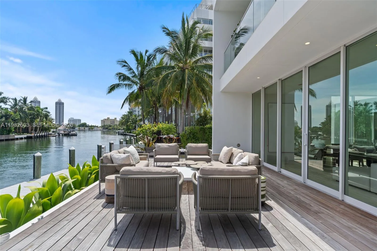 1011 W 48th St 8, Miami Beach, Florida 33140, Miami Beach, Florida 33140, 4 Bedrooms Bedrooms, ,4 BathroomsBathrooms,Residential,For Sale,1011 W 48th St 8, Miami Beach, Florida 33140,A11982603