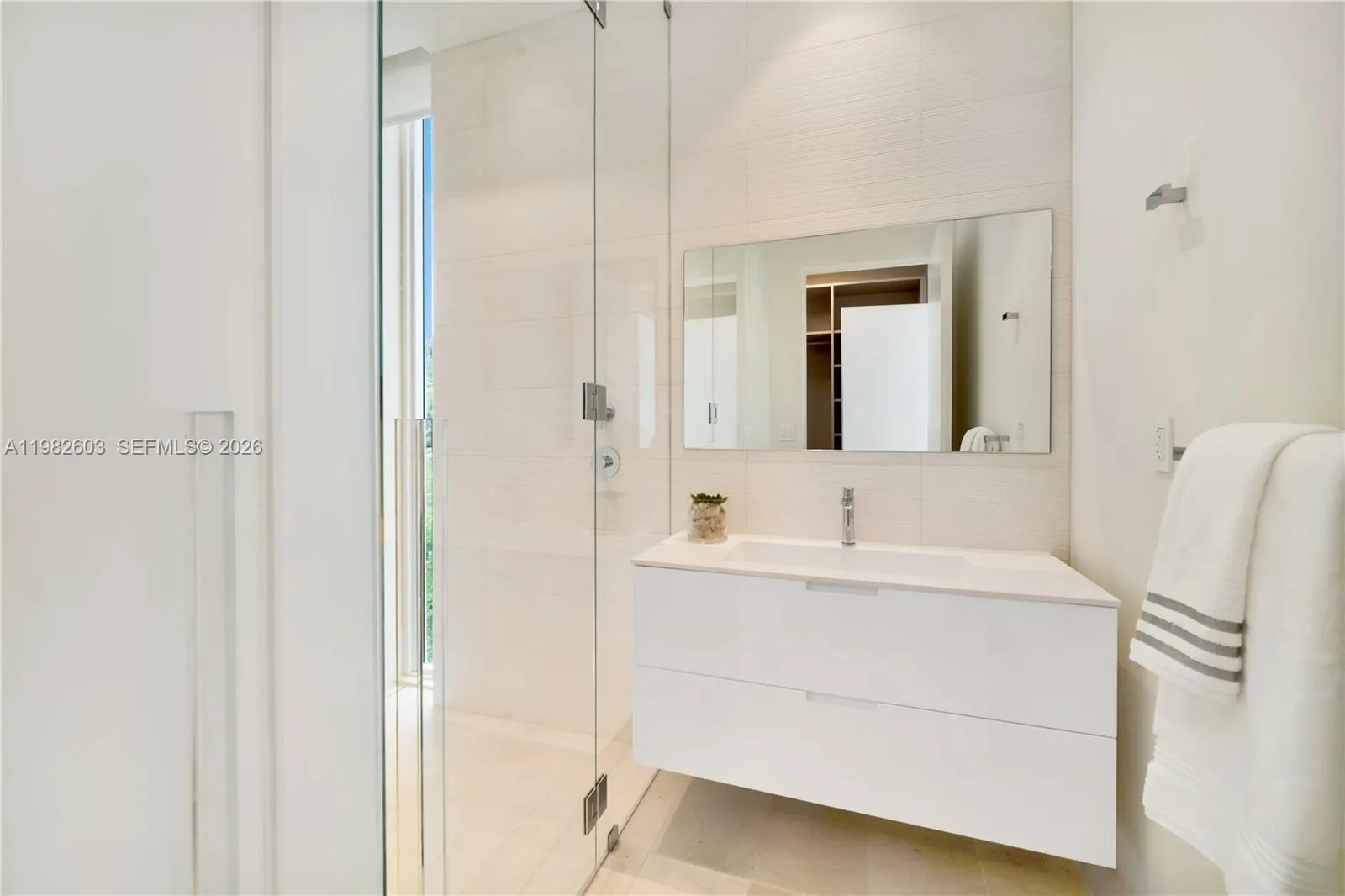 1011 W 48th St 8, Miami Beach, Florida 33140, Miami Beach, Florida 33140, 4 Bedrooms Bedrooms, ,4 BathroomsBathrooms,Residential,For Sale,1011 W 48th St 8, Miami Beach, Florida 33140,A11982603