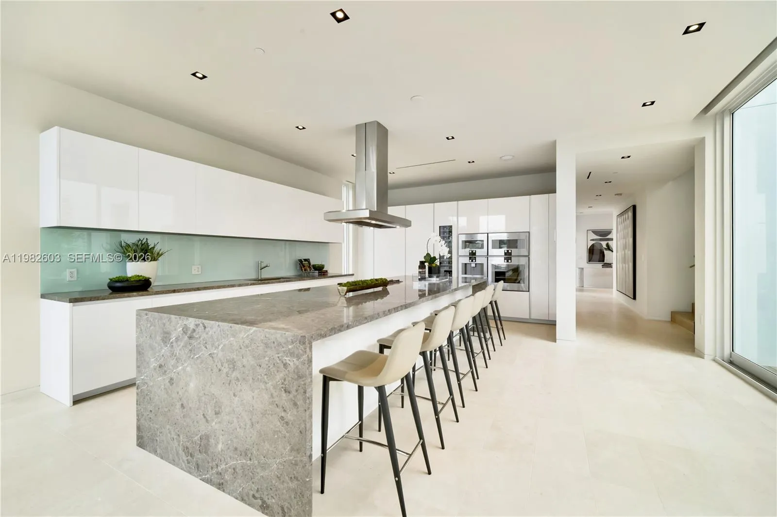 1011 W 48th St 8, Miami Beach, Florida 33140, Miami Beach, Florida 33140, 4 Bedrooms Bedrooms, ,4 BathroomsBathrooms,Residential,For Sale,1011 W 48th St 8, Miami Beach, Florida 33140,A11982603