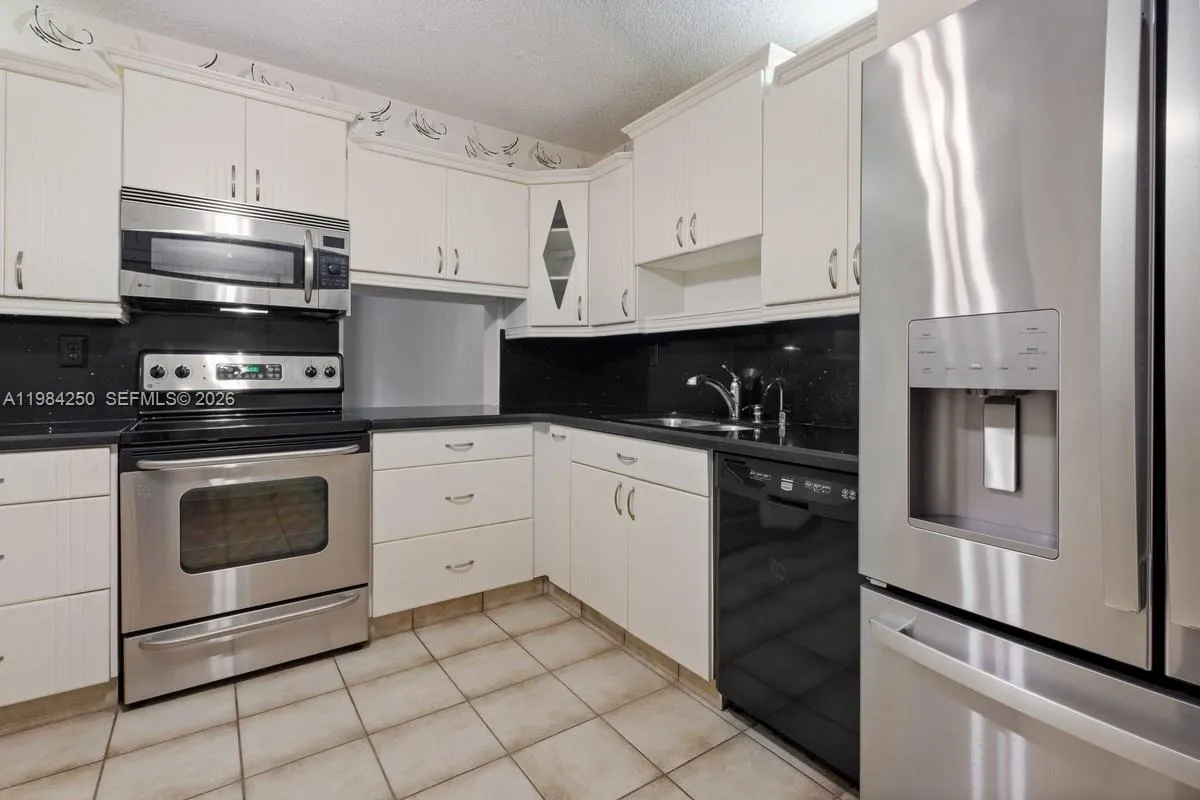 4965 E Sabal Palm Blvd 207, Tamarac, Florida 33319, Tamarac, Florida 33319, 2 Bedrooms Bedrooms, ,2 BathroomsBathrooms,Residential,For Sale,4965 E Sabal Palm Blvd 207, Tamarac, Florida 33319,A11984250