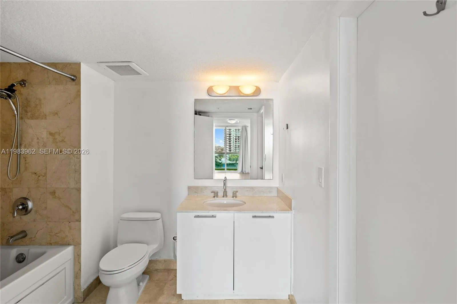 1800 N Bayshore Dr 1208, Miami, Florida 33132, Miami, Florida 33132, 1 Bedroom Bedrooms, ,1 BathroomBathrooms,Residential,For Sale,1800 N Bayshore Dr 1208, Miami, Florida 33132,A11983962