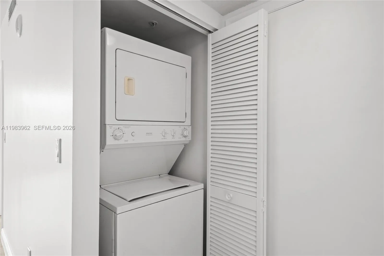 1800 N Bayshore Dr 1208, Miami, Florida 33132, Miami, Florida 33132, 1 Bedroom Bedrooms, ,1 BathroomBathrooms,Residential,For Sale,1800 N Bayshore Dr 1208, Miami, Florida 33132,A11983962