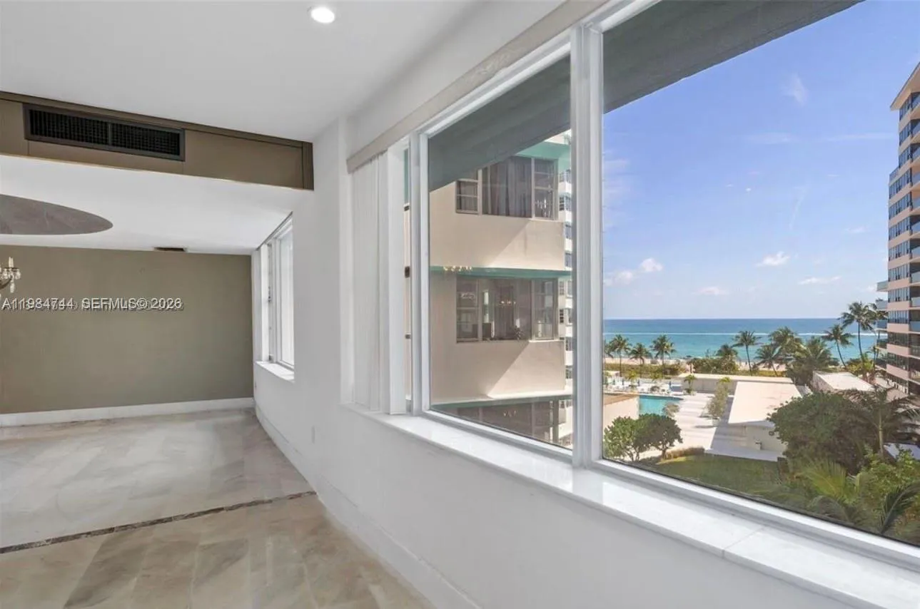 5255 Collins Ave 5j, Miami Beach, Florida 33140, Miami Beach, Florida 33140, 2 Bedrooms Bedrooms, ,2 BathroomsBathrooms,Residential Lease,For Rent,5255 Collins Ave 5j, Miami Beach, Florida 33140,A11984744