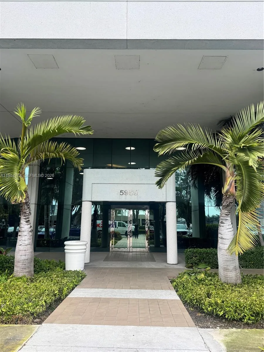 5959 Waterford District Dr 101, Miami, Florida 331, Miami, Florida 33126, ,Commercial Lease,For Rent,5959 Waterford District Dr 101, Miami, Florida 331,A11984768