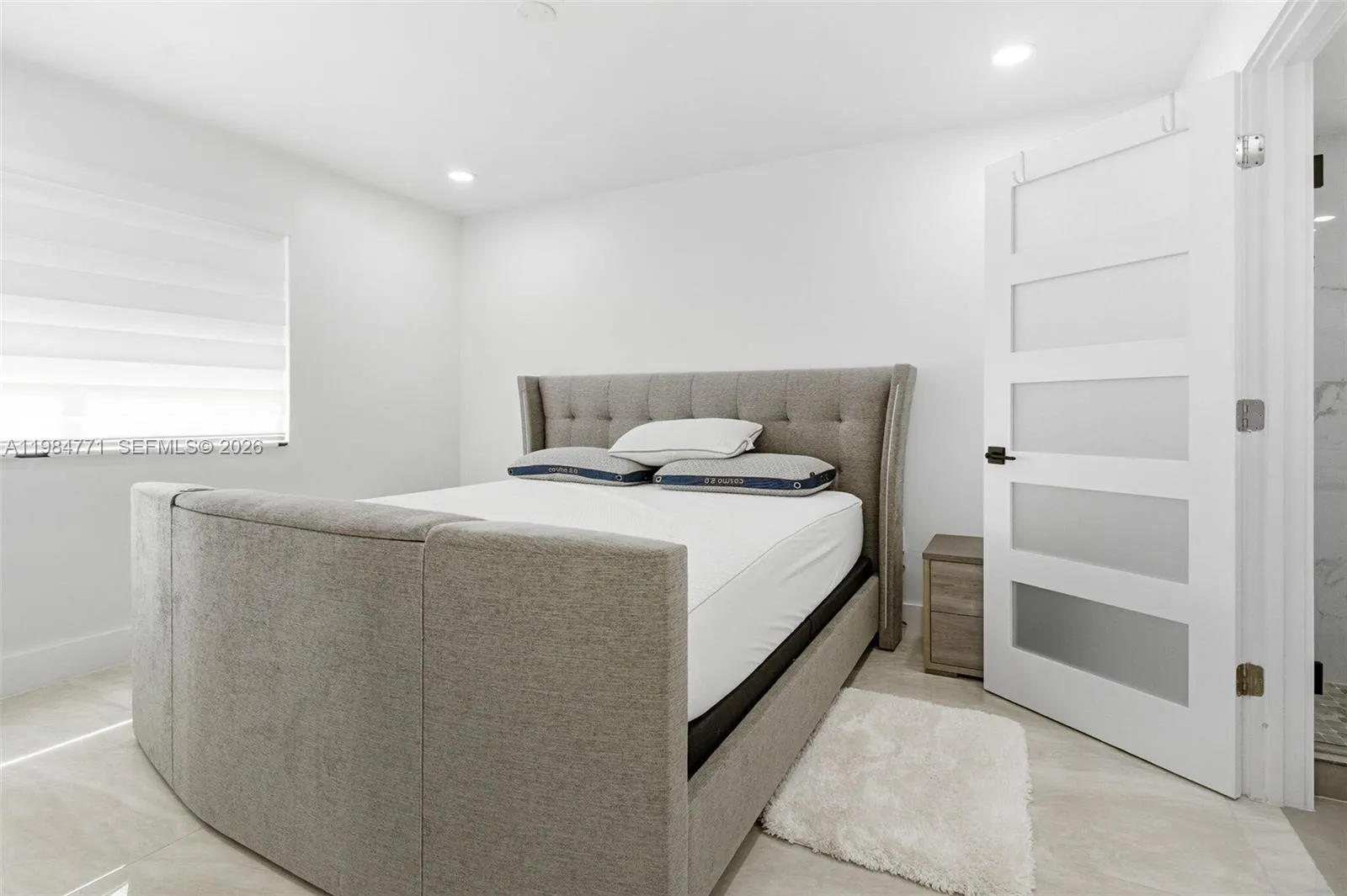 8027 Lake Dr 204, Doral, Florida 33166, Doral, Florida 33166, 2 Bedrooms Bedrooms, 1 Room Rooms,2 BathroomsBathrooms,Residential,For Sale,8027 Lake Dr 204, Doral, Florida 33166,A11984771