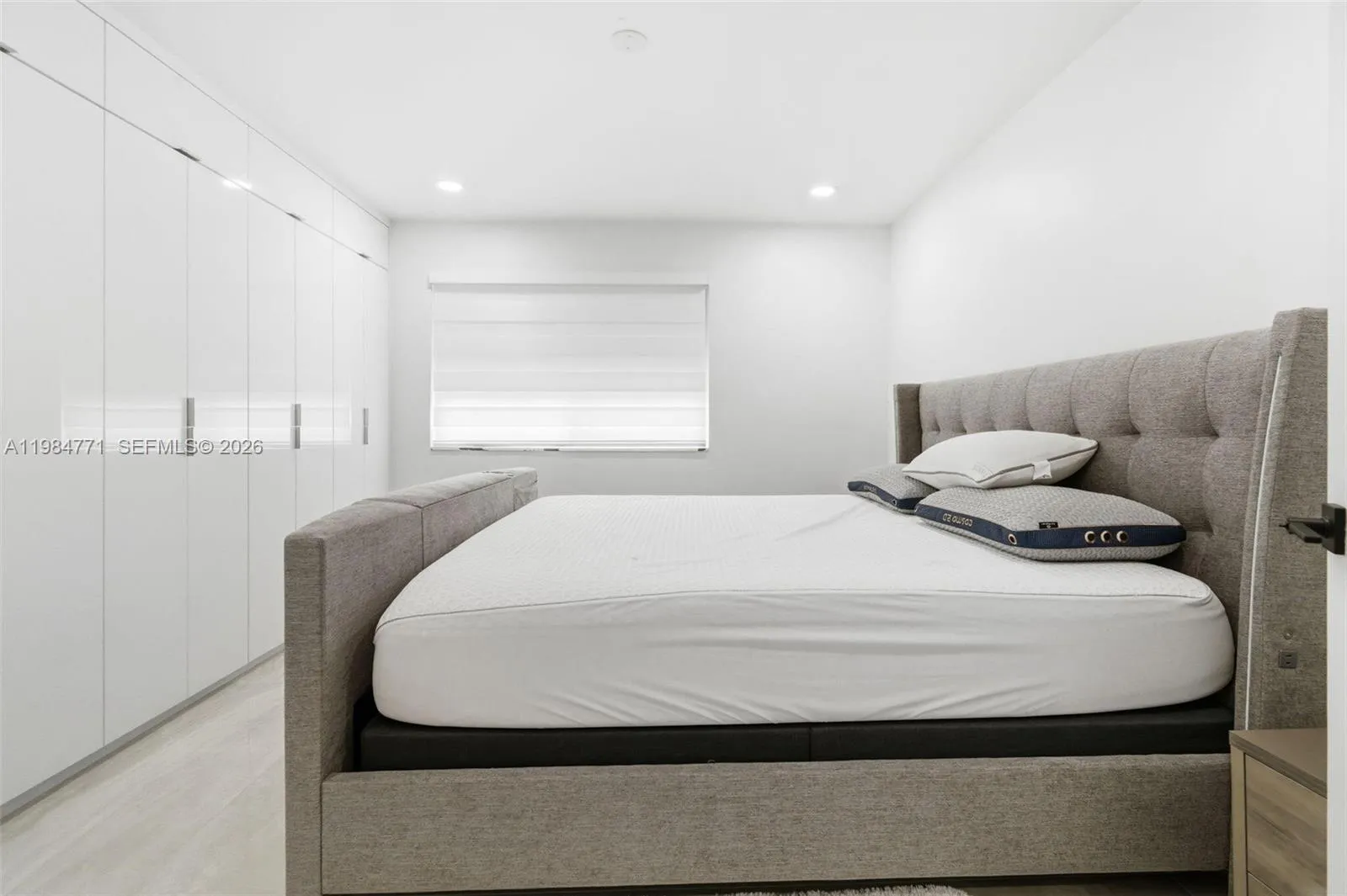 8027 Lake Dr 204, Doral, Florida 33166, Doral, Florida 33166, 2 Bedrooms Bedrooms, 1 Room Rooms,2 BathroomsBathrooms,Residential,For Sale,8027 Lake Dr 204, Doral, Florida 33166,A11984771