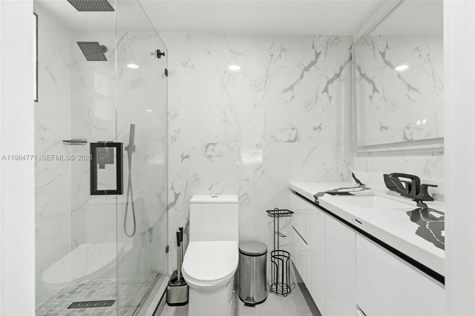 8027 Lake Dr 204, Doral, Florida 33166, Doral, Florida 33166, 2 Bedrooms Bedrooms, 1 Room Rooms,2 BathroomsBathrooms,Residential,For Sale,8027 Lake Dr 204, Doral, Florida 33166,A11984771