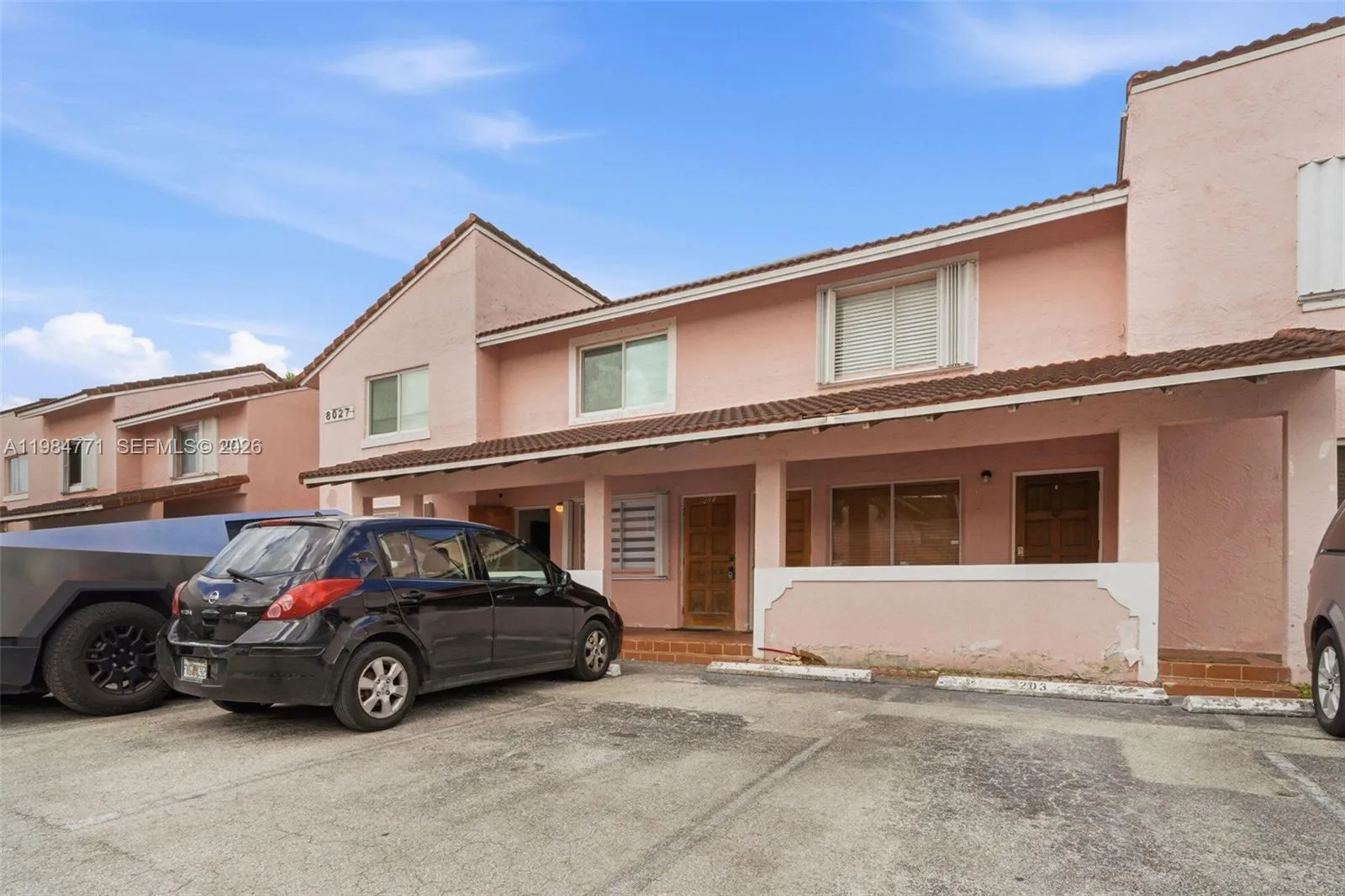 8027 Lake Dr 204, Doral, Florida 33166, Doral, Florida 33166, 2 Bedrooms Bedrooms, 1 Room Rooms,2 BathroomsBathrooms,Residential,For Sale,8027 Lake Dr 204, Doral, Florida 33166,A11984771