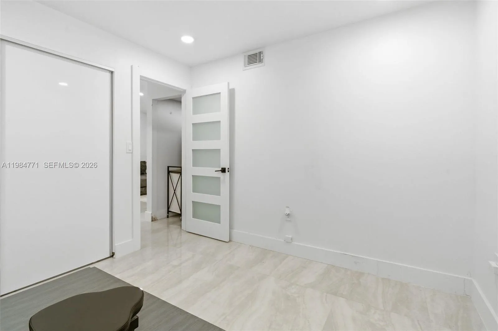 8027 Lake Dr 204, Doral, Florida 33166, Doral, Florida 33166, 2 Bedrooms Bedrooms, 1 Room Rooms,2 BathroomsBathrooms,Residential,For Sale,8027 Lake Dr 204, Doral, Florida 33166,A11984771