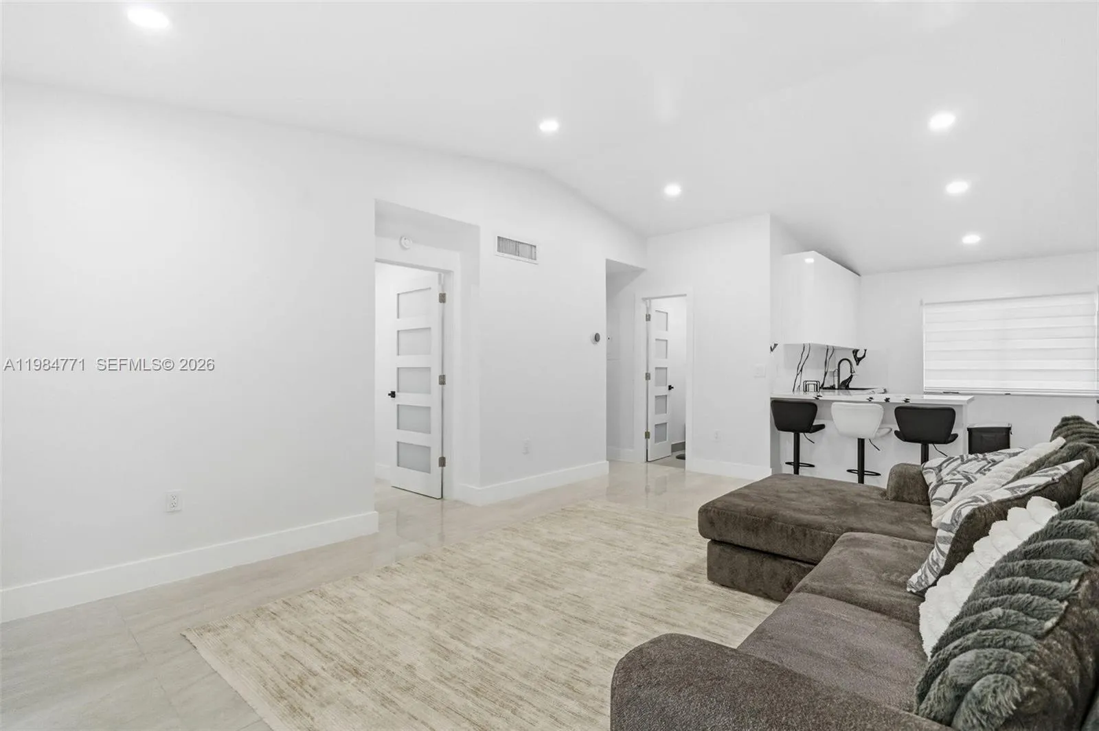 8027 Lake Dr 204, Doral, Florida 33166, Doral, Florida 33166, 2 Bedrooms Bedrooms, 1 Room Rooms,2 BathroomsBathrooms,Residential,For Sale,8027 Lake Dr 204, Doral, Florida 33166,A11984771