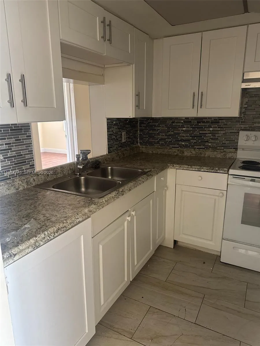 North Lauderdale, Florida 33068, 2 Bedrooms Bedrooms, ,2 BathroomsBathrooms,Residential Lease,For Rent,A11984775