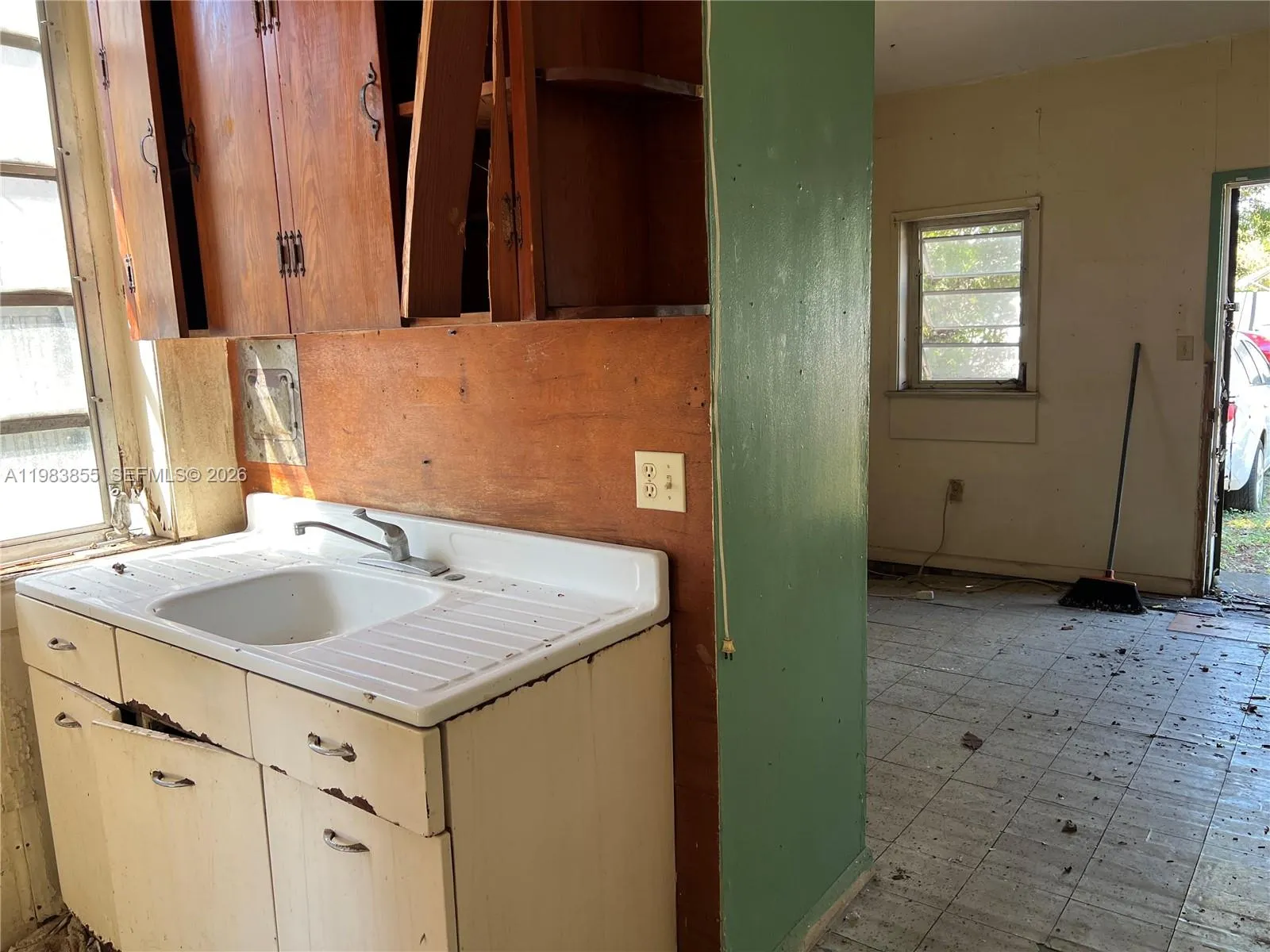 Kitchenette - Unit 2