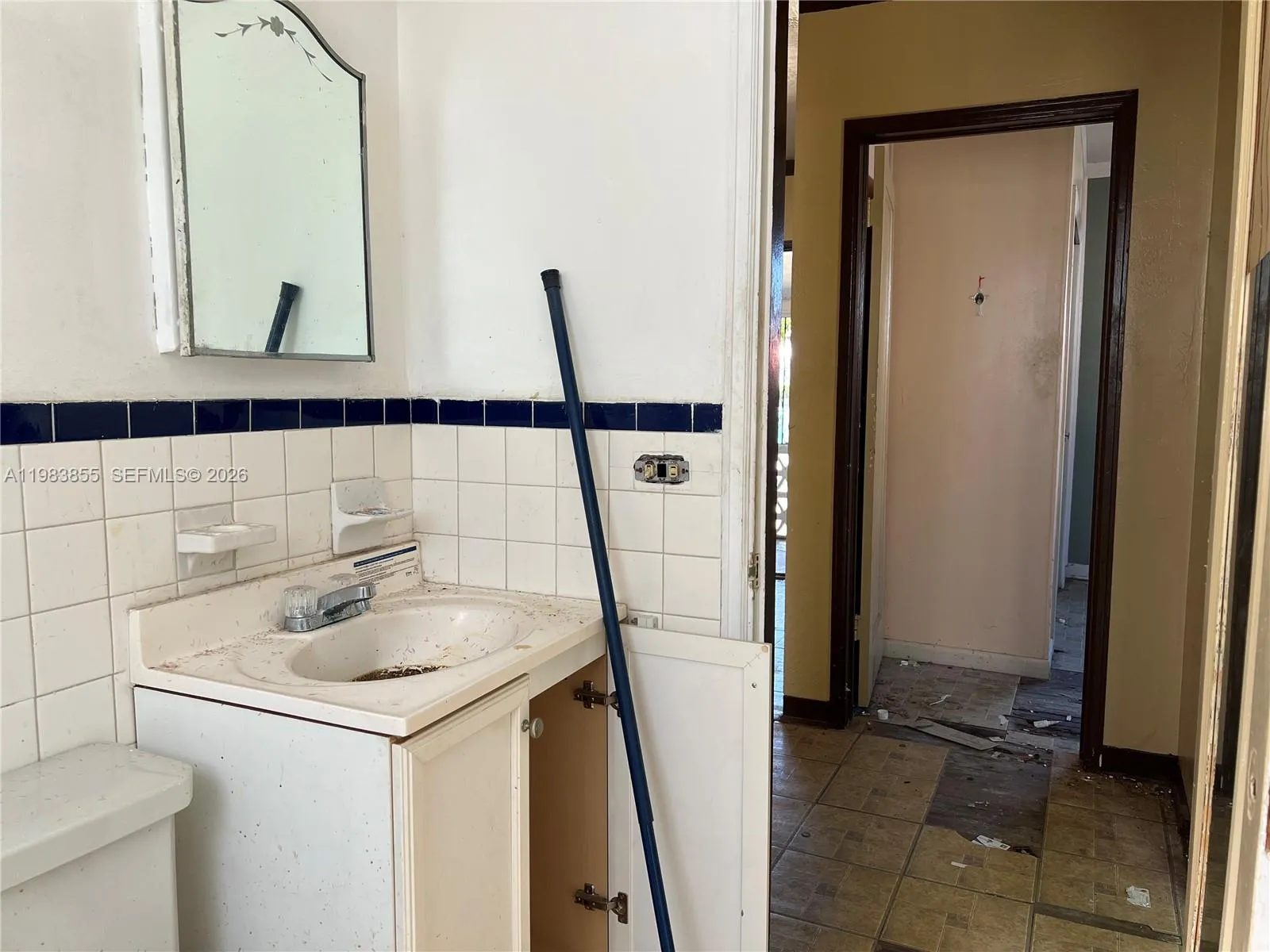 Bathroom 1 Unit 1